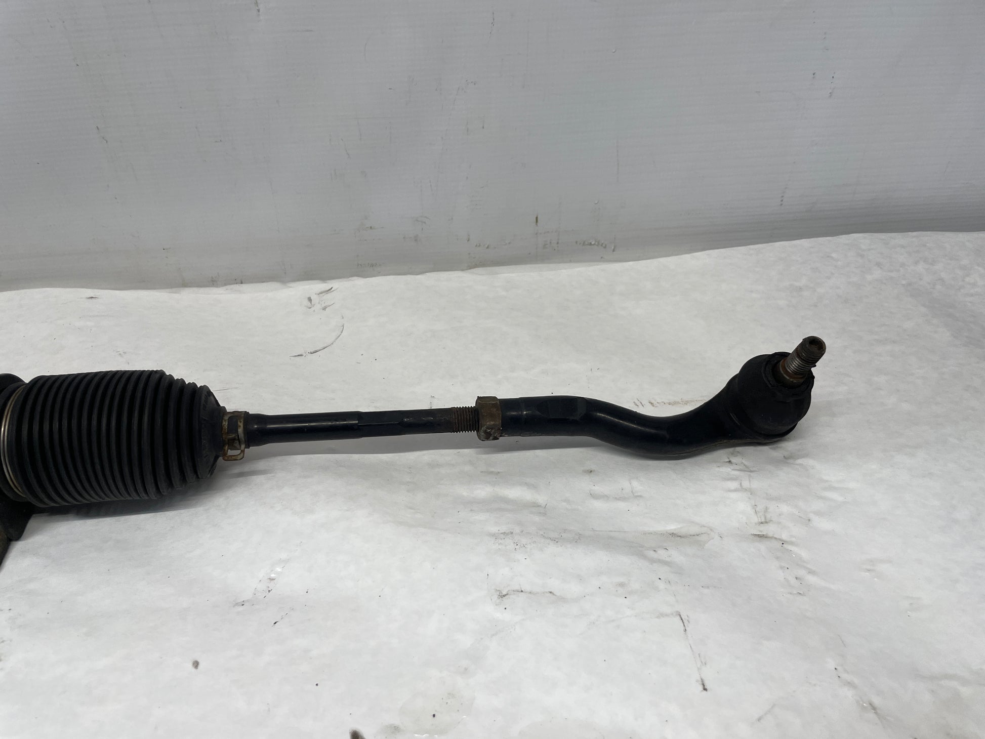 2009 Pontiac G8 GT Steering Rack and Pinion Gear Assembly  OEM - Day's Parts Yard