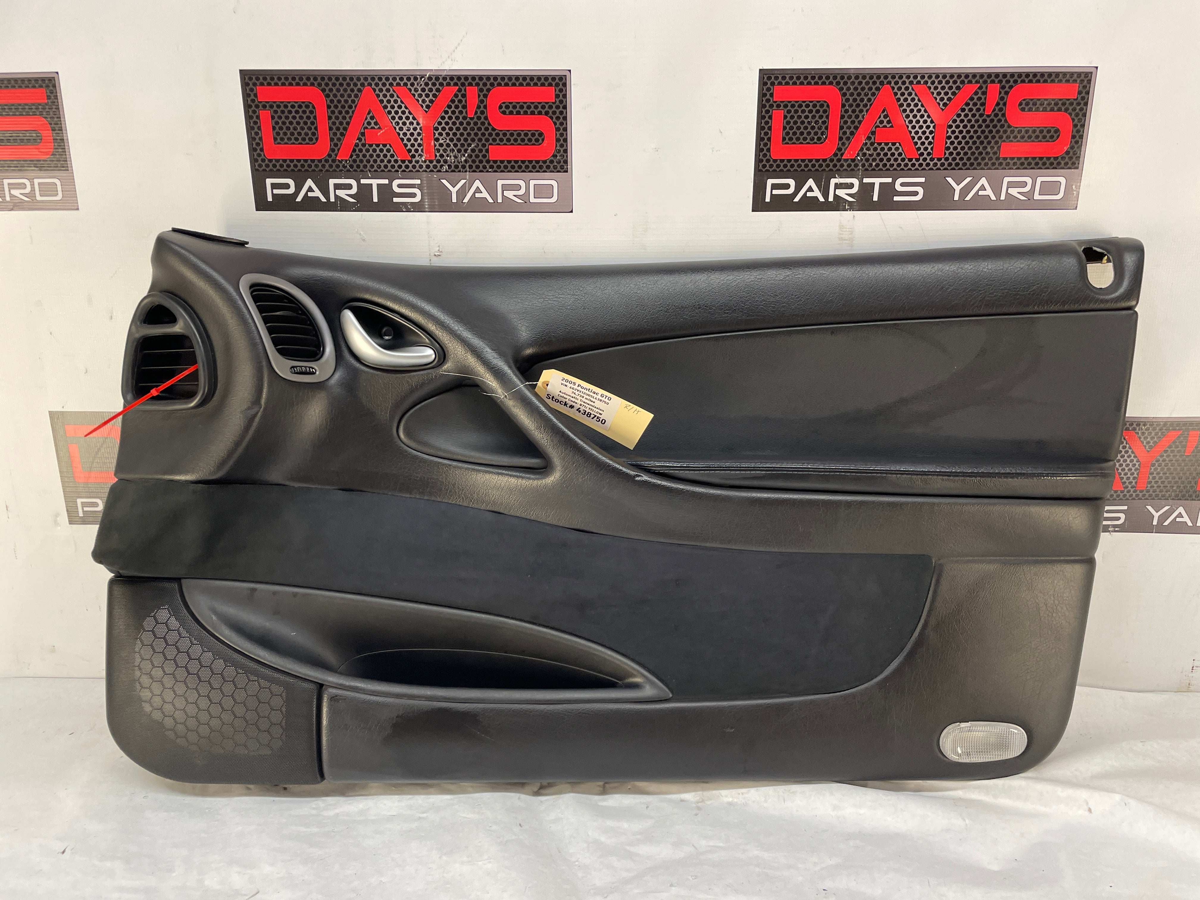 gto1985 2005 Pontiac GTO RH Passenger Front Interior Door Panel Trim OEM