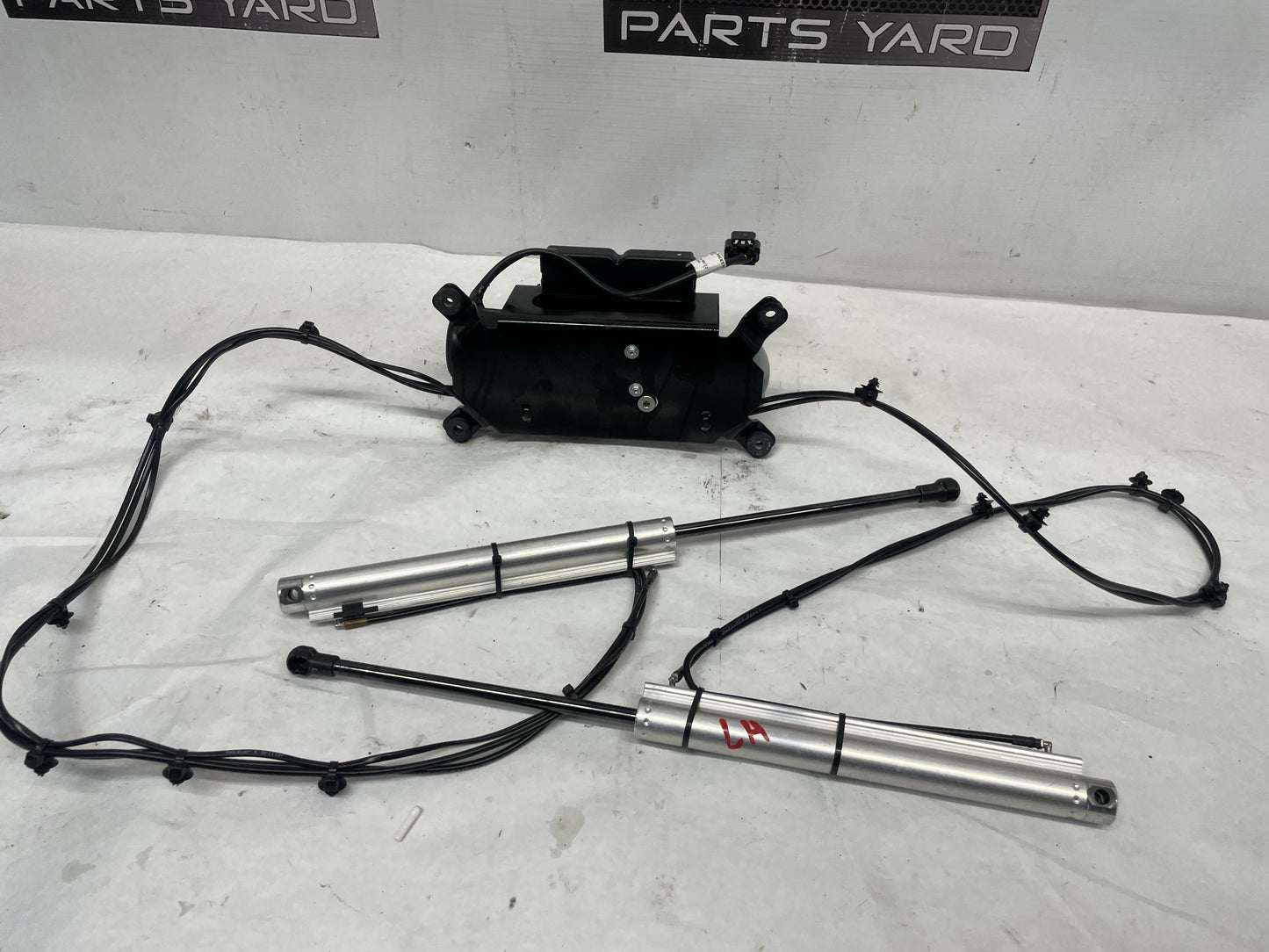 2014 Chevy Camaro ZL1 Convertible Roof Top Pump Hydraulic Motor w/ Cylinder OEM