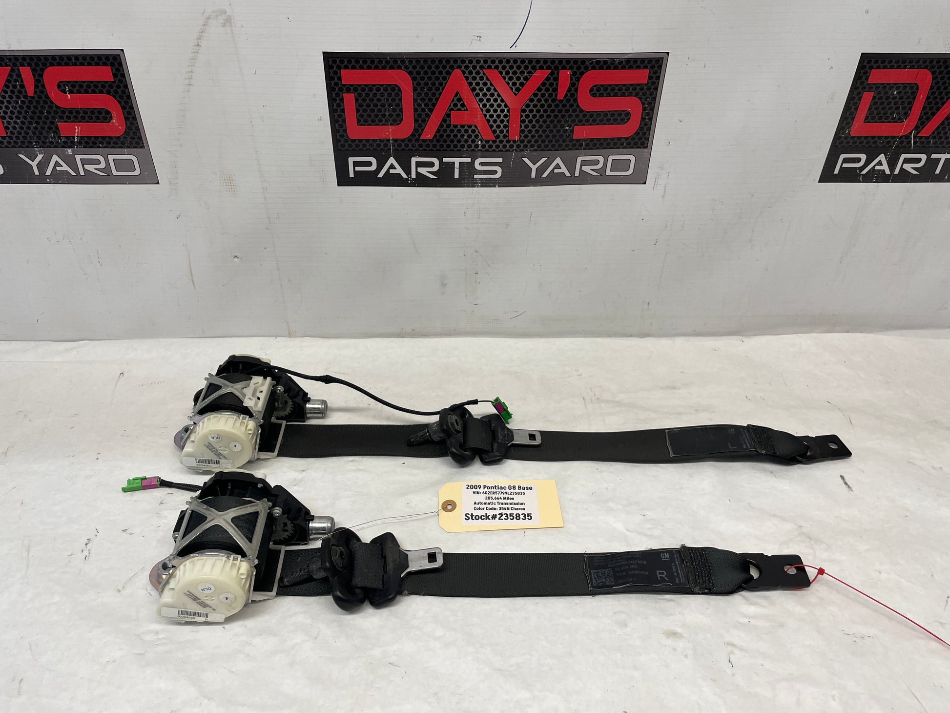 2009 Pontiac G8 Base RH & LH Front Seat Belts Retractors OEM - Day's Parts Yard