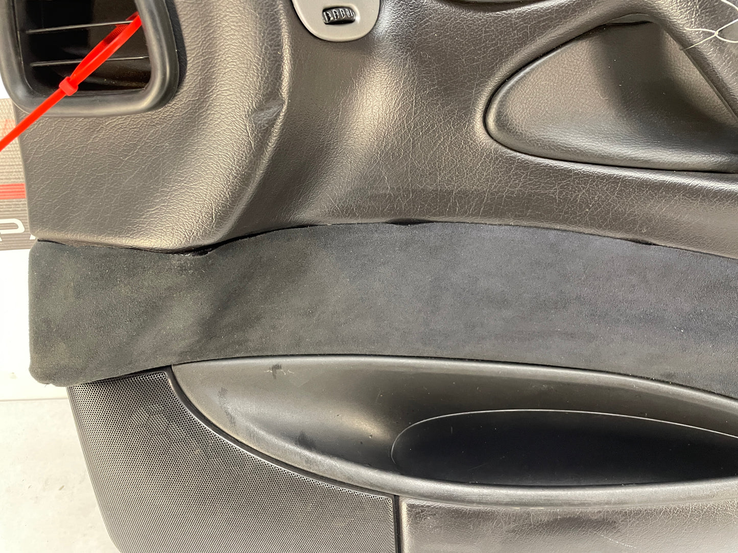 2005 Pontiac GTO RH Passenger Front Interior Door Panel Trim OEM