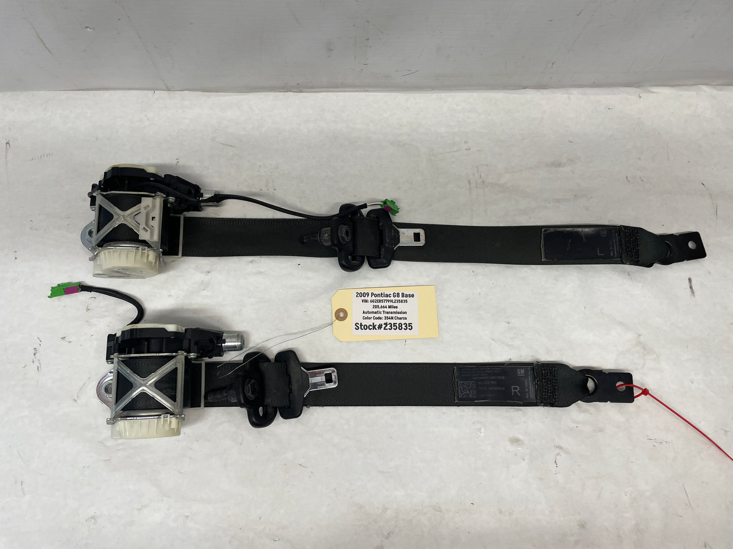 2009 Pontiac G8 Base RH & LH Front Seat Belts Retractors OEM - Day's Parts Yard
