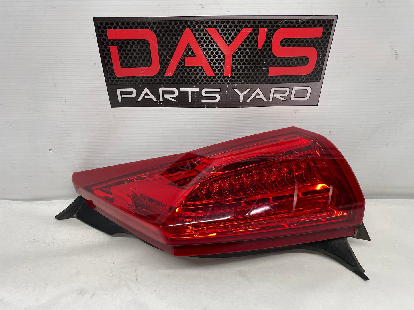 2016 Cadillac ATS-V Coupe Rear RH Passenger Tail Light Tail Light Lamp OEM