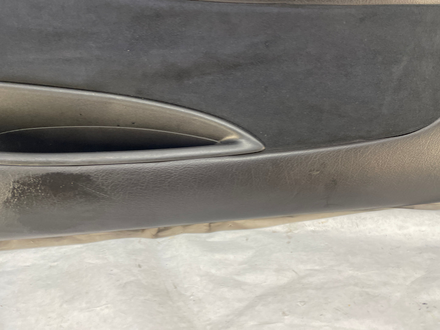 2005 Pontiac GTO RH Passenger Front Interior Door Panel Trim OEM