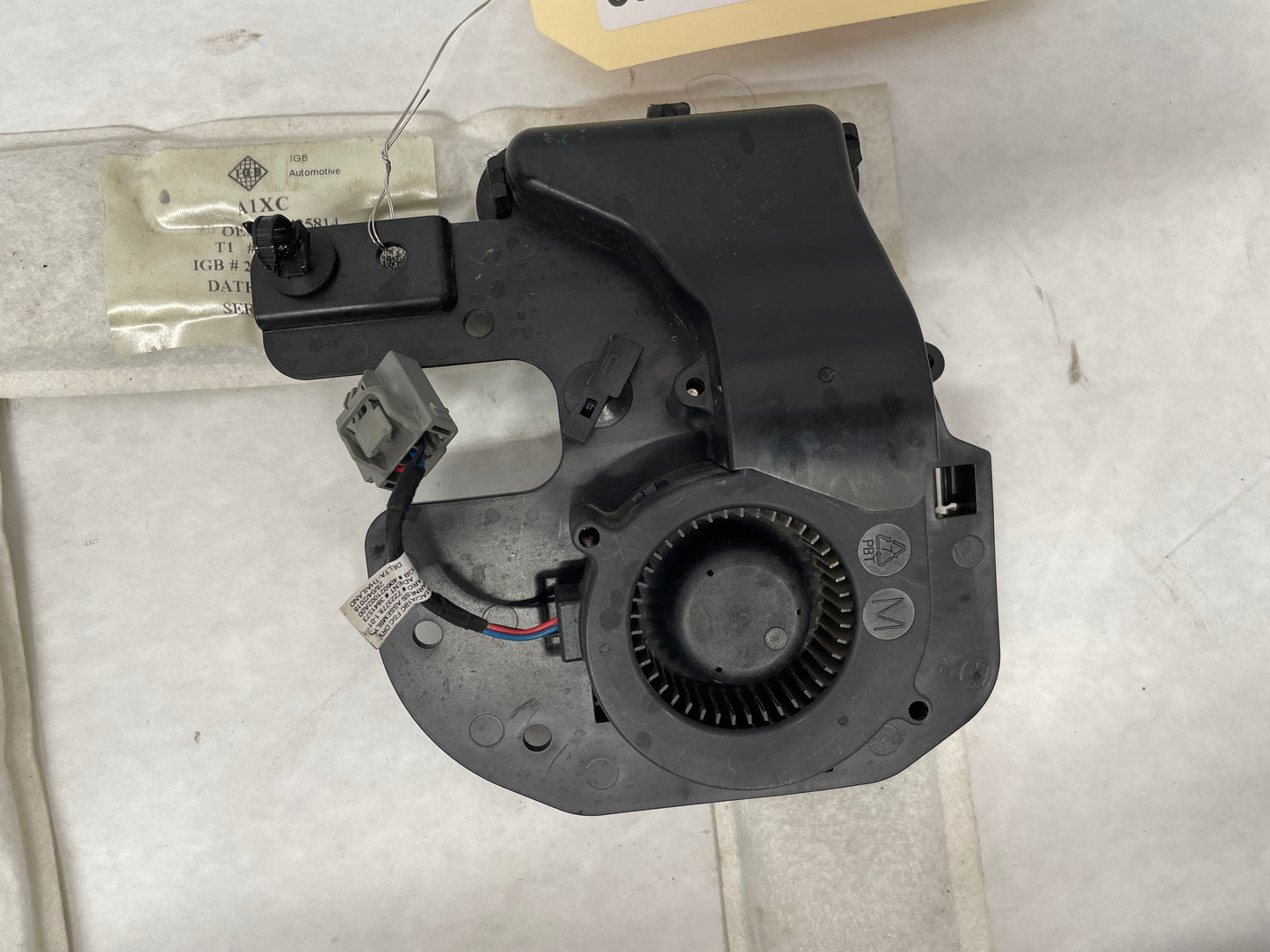 2019 Chevy Camaro SS Recaro LH Front Bottom Seat Mat OEM - Day's Parts Yard