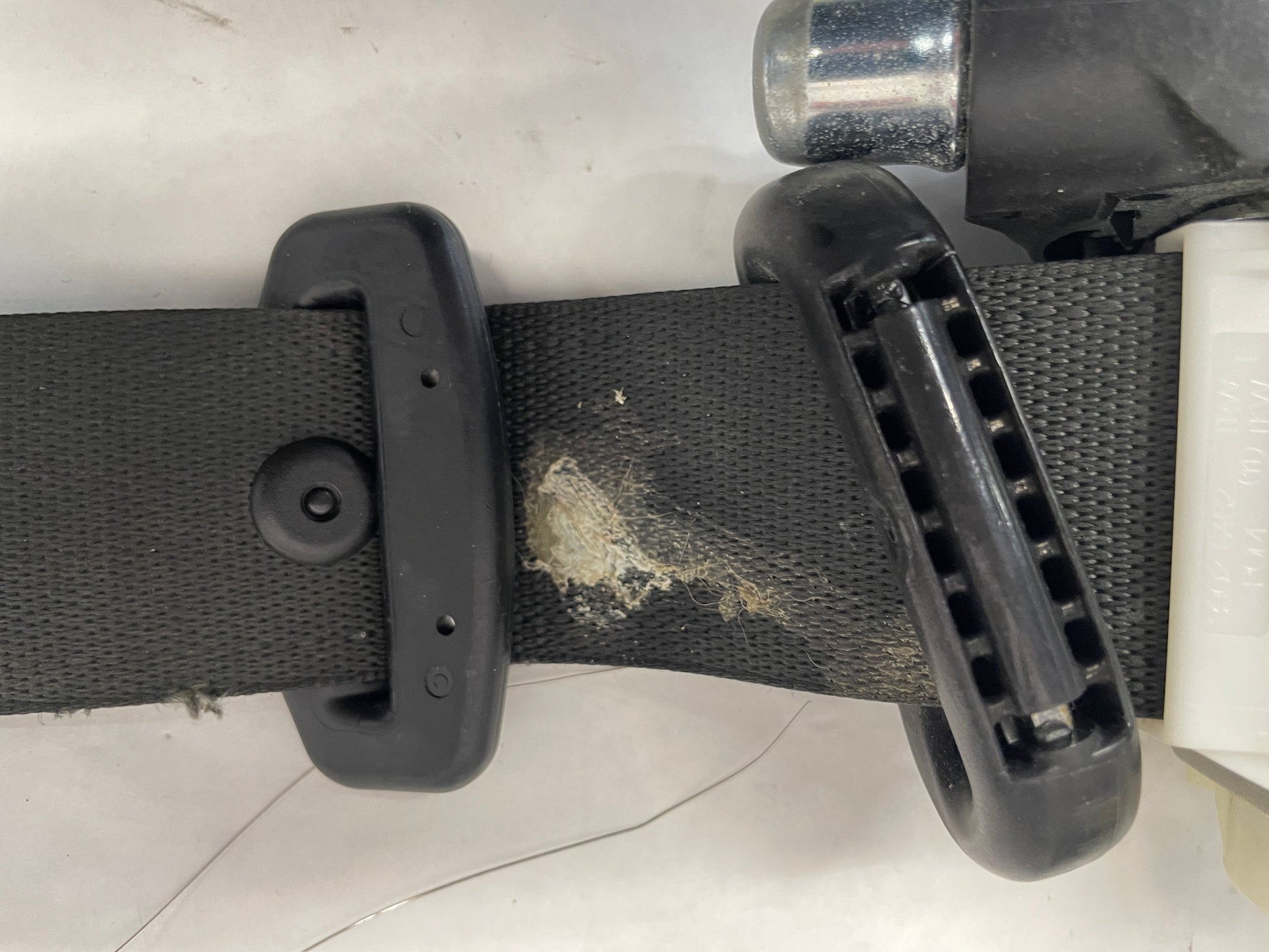 2009 Pontiac G8 Base RH & LH Front Seat Belts Retractors OEM - Day's Parts Yard