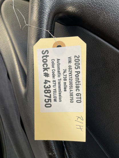 2005 Pontiac GTO RH Passenger Front Interior Door Panel Trim OEM