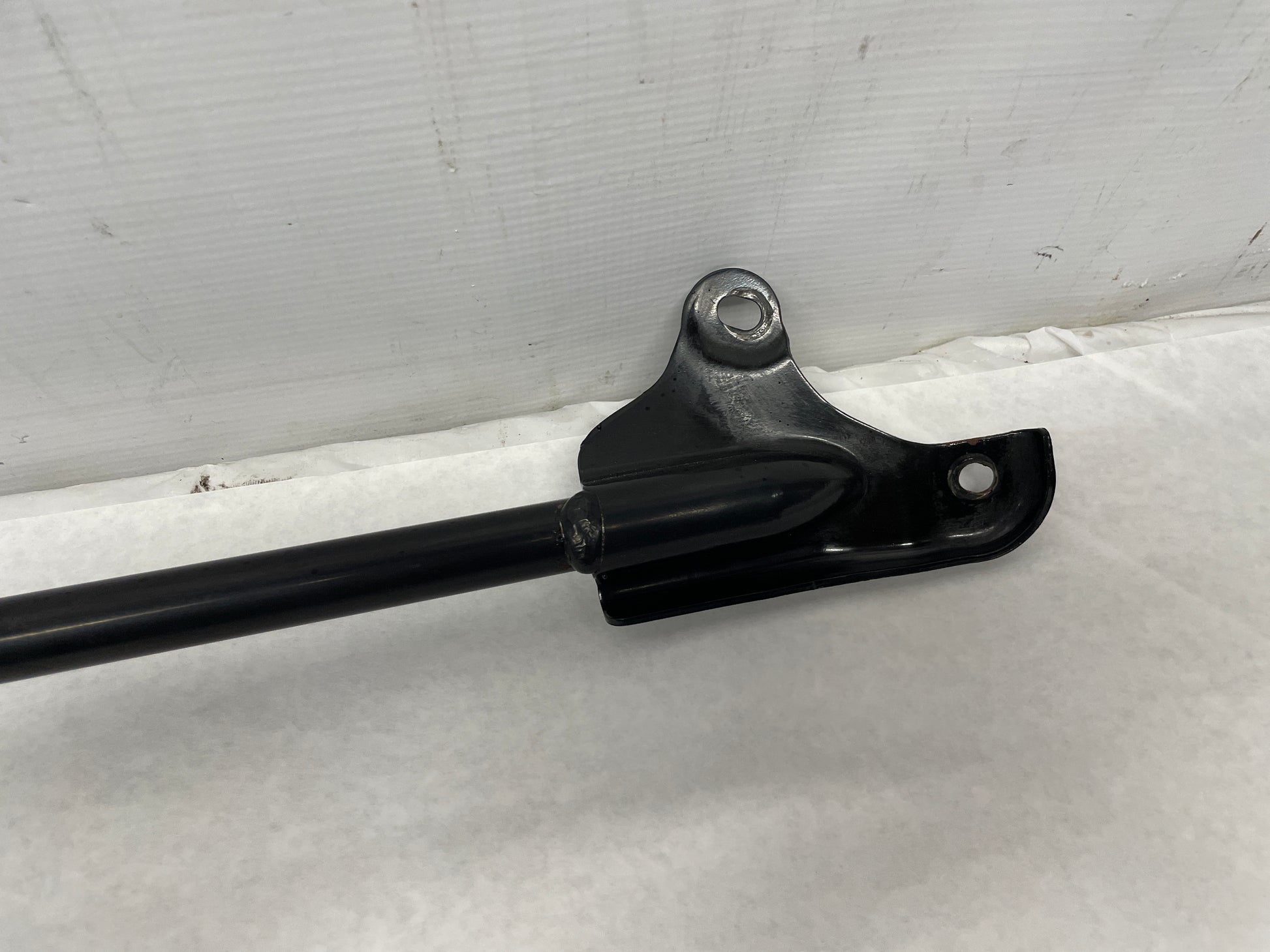 2006 Pontiac GTO Suspension Strut Tower Brace OEM - Day's Parts Yard