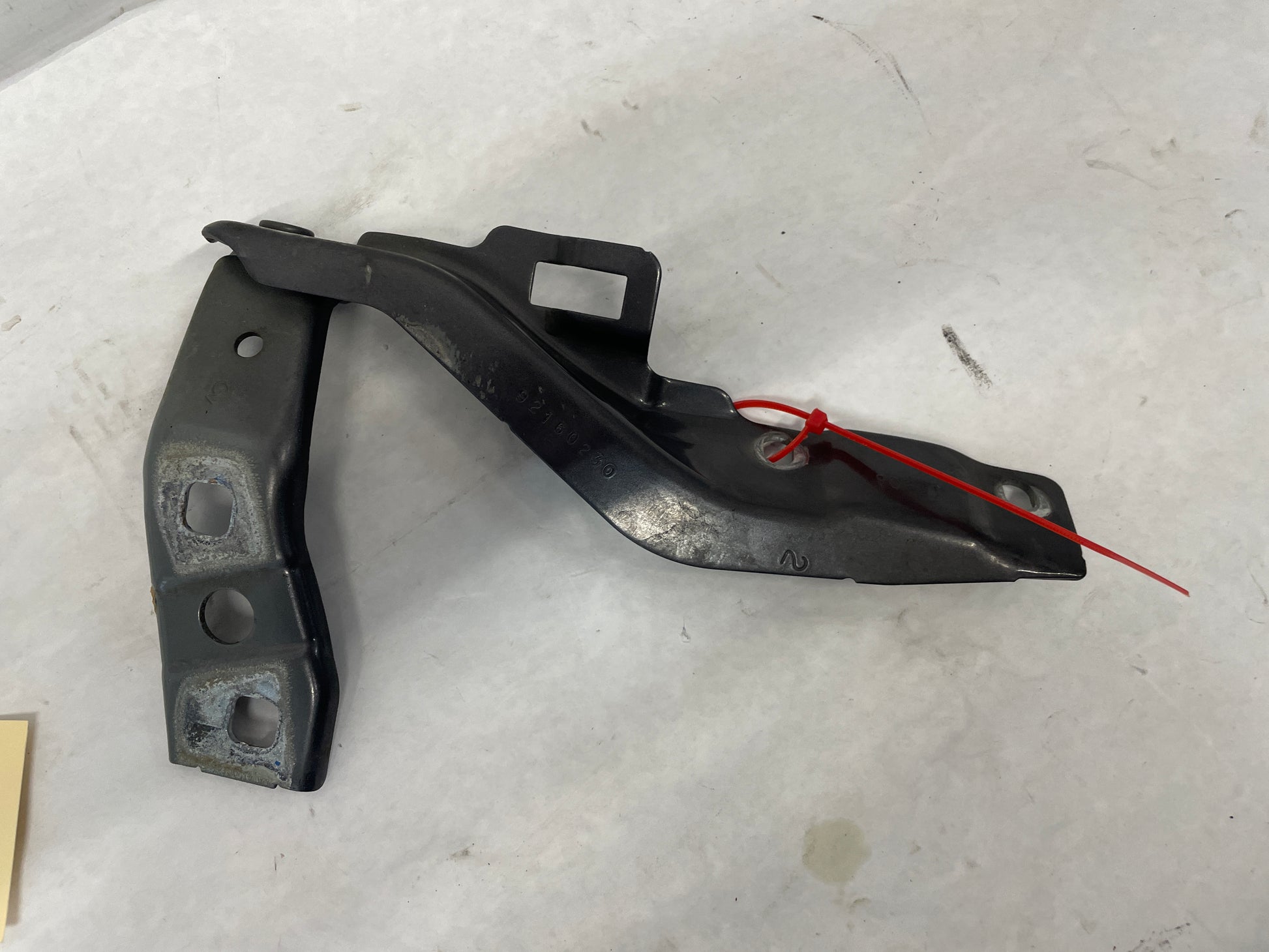 2009 Pontiac G8 Base RH & LH Hood Hinges w/ Mounting Bracket OEM - Day's Parts Yard