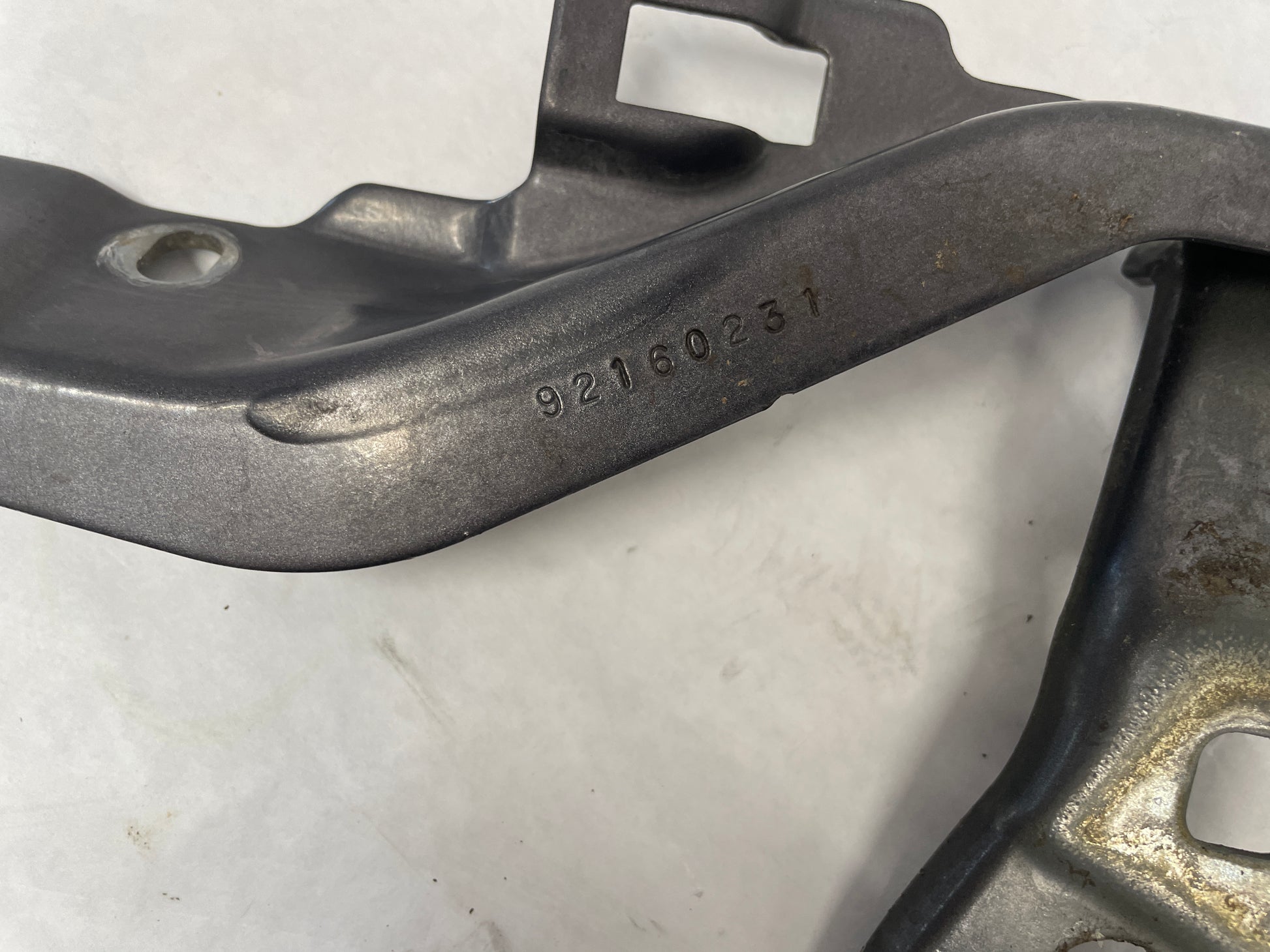 2009 Pontiac G8 Base RH & LH Hood Hinges w/ Mounting Bracket OEM - Day's Parts Yard