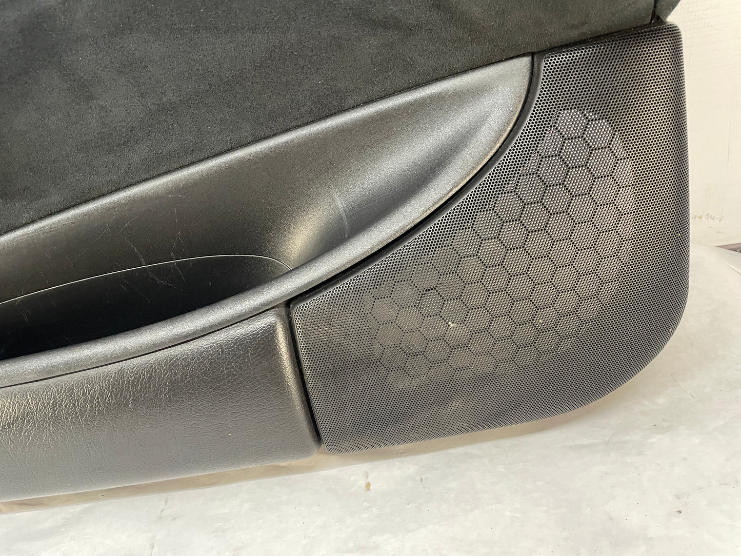 2005 Pontiac GTO LH Driver Front Interior Door Panel Trim OEM