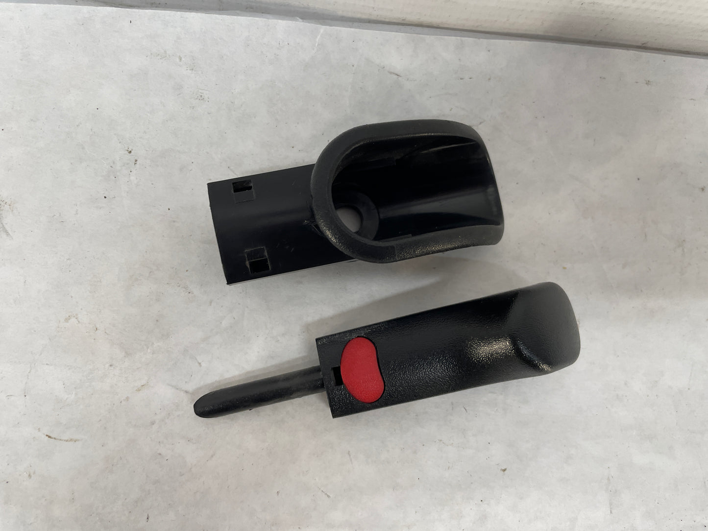 2005 Pontiac GTO Interior Door Lock Knob w/ Outer Trim OEM