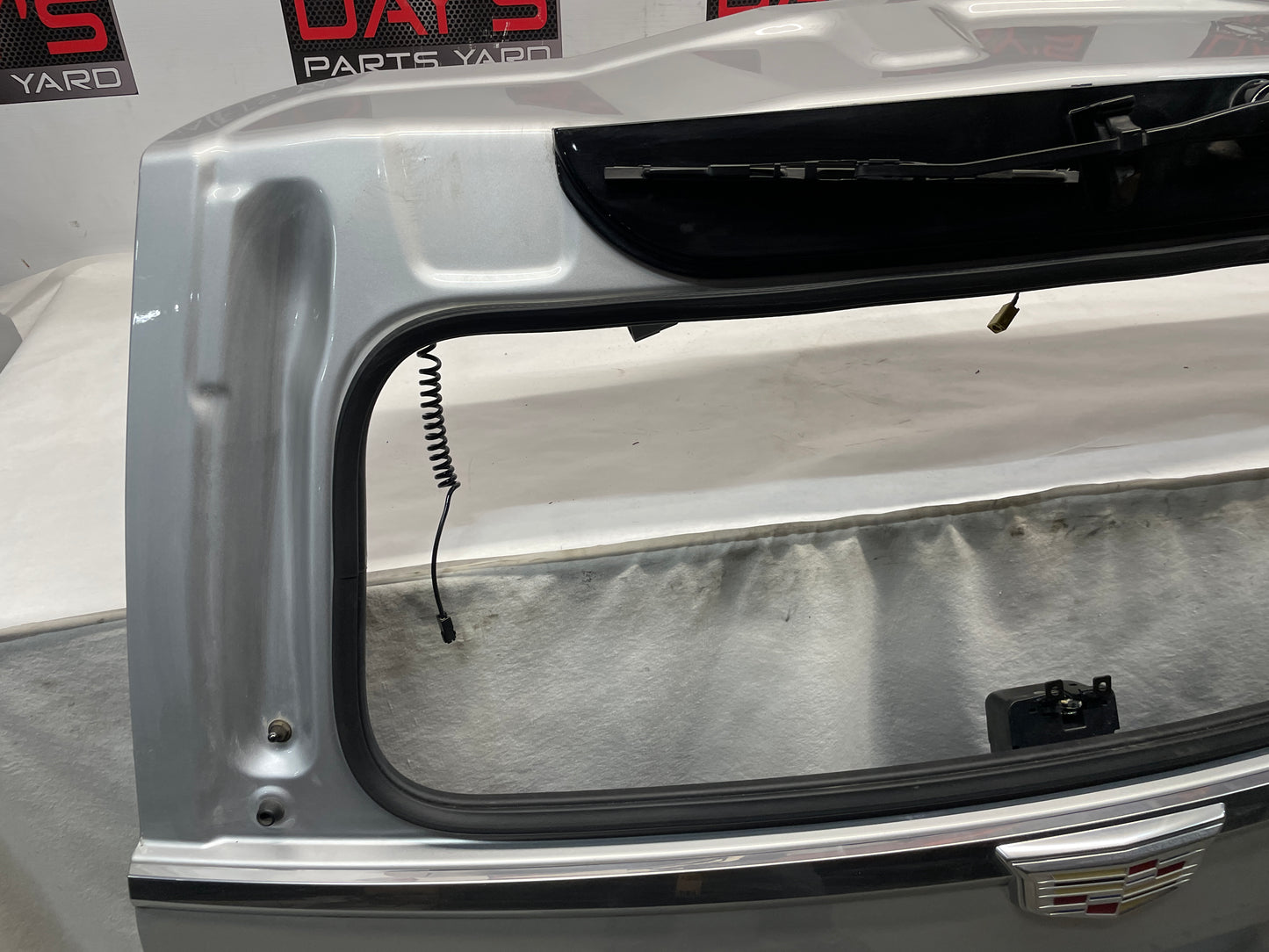2018 Cadillac Escalade Rear Trunk Lid Tailgate Liftgate Hatch OEM