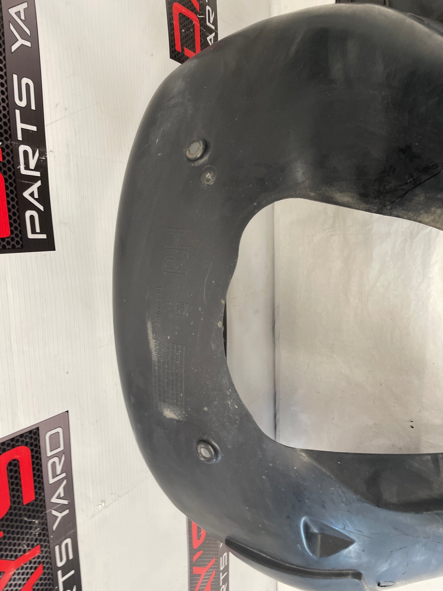 2009 Pontiac G8 Base RH Passenger Front Fender Wheel Well Liner OEM - Day's Parts Yard
