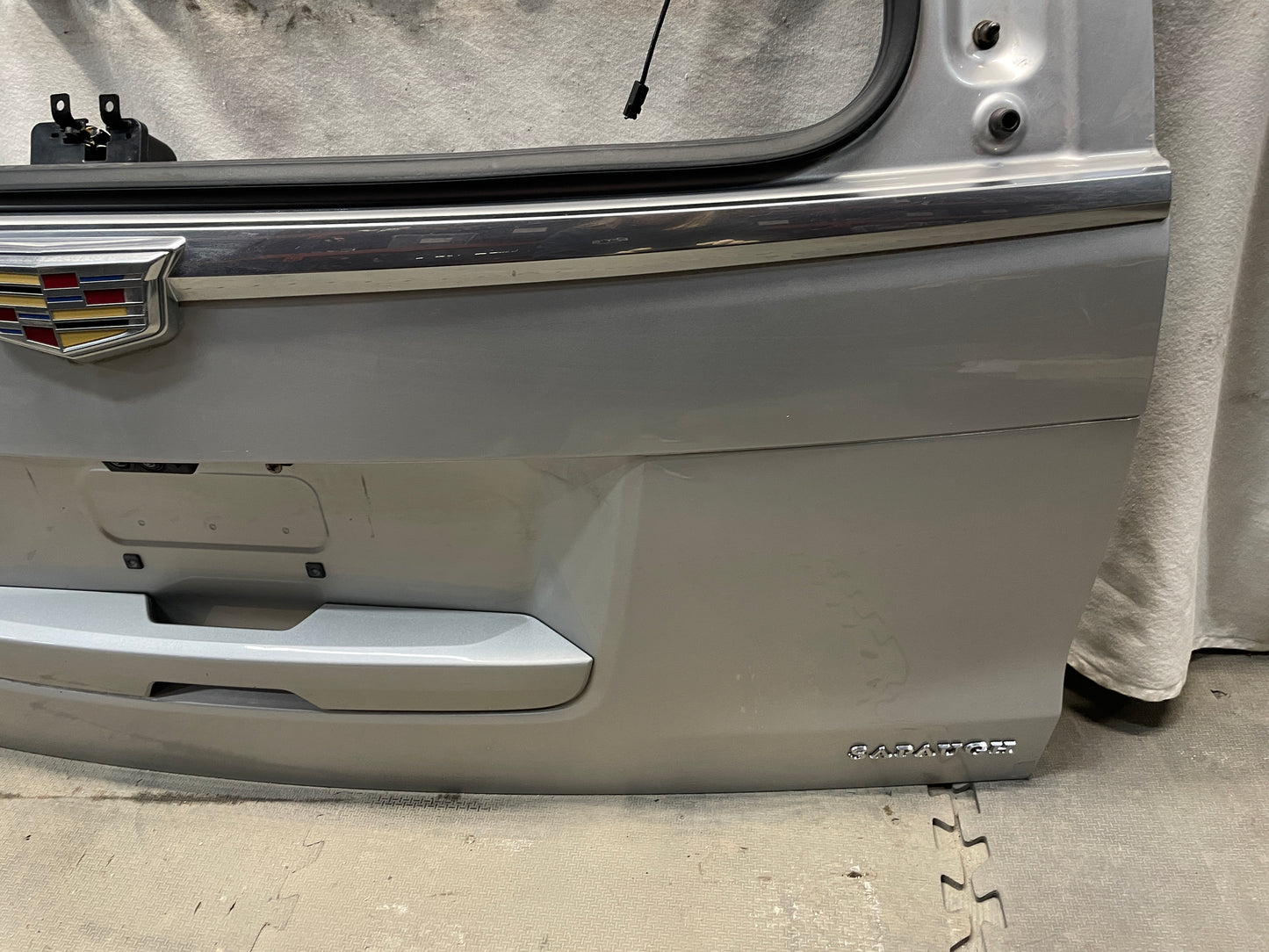 2018 Cadillac Escalade Rear Trunk Lid Tailgate Liftgate Hatch OEM