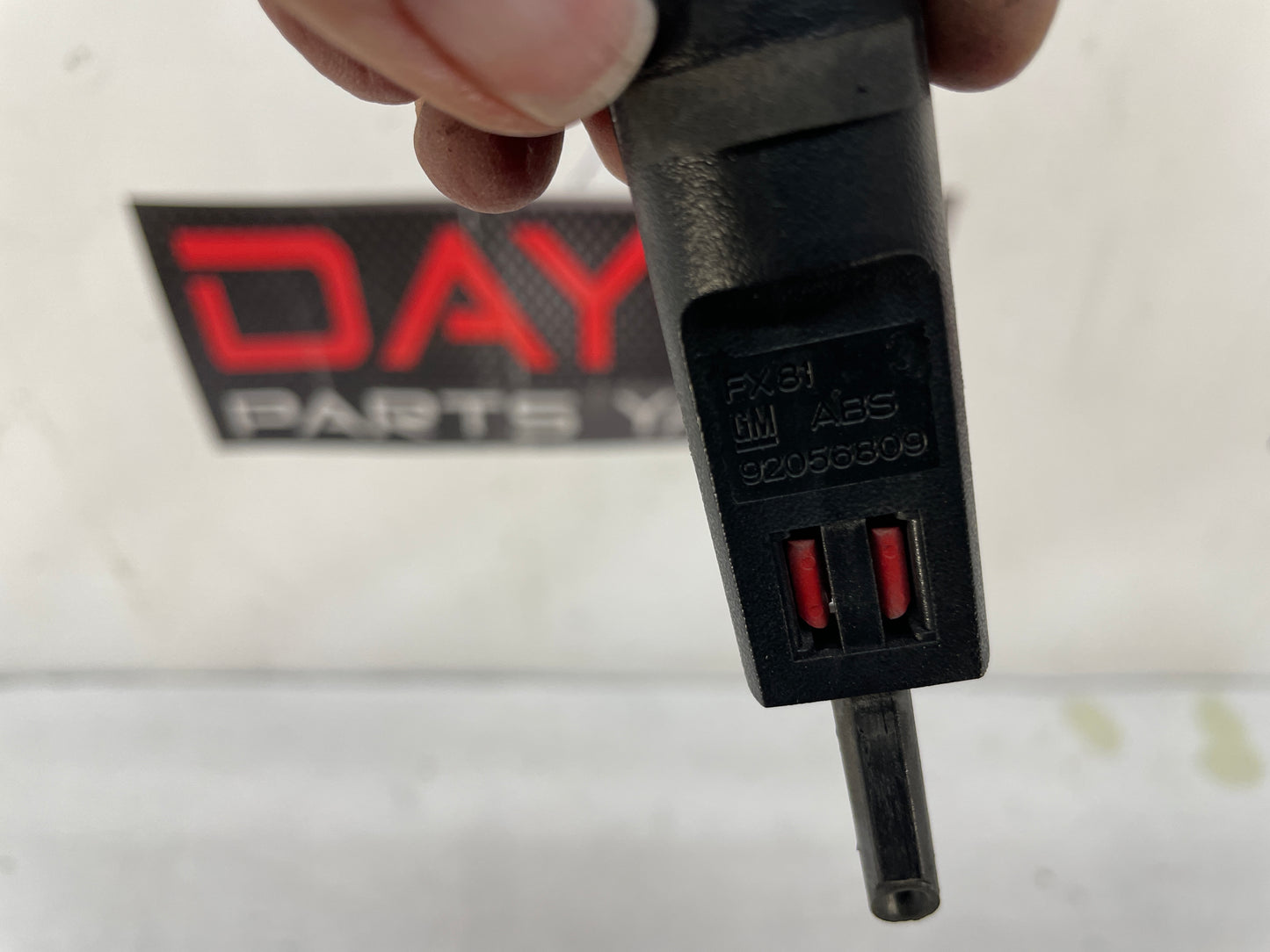 2005 Pontiac GTO Interior Door Lock Knob w/ Outer Trim OEM