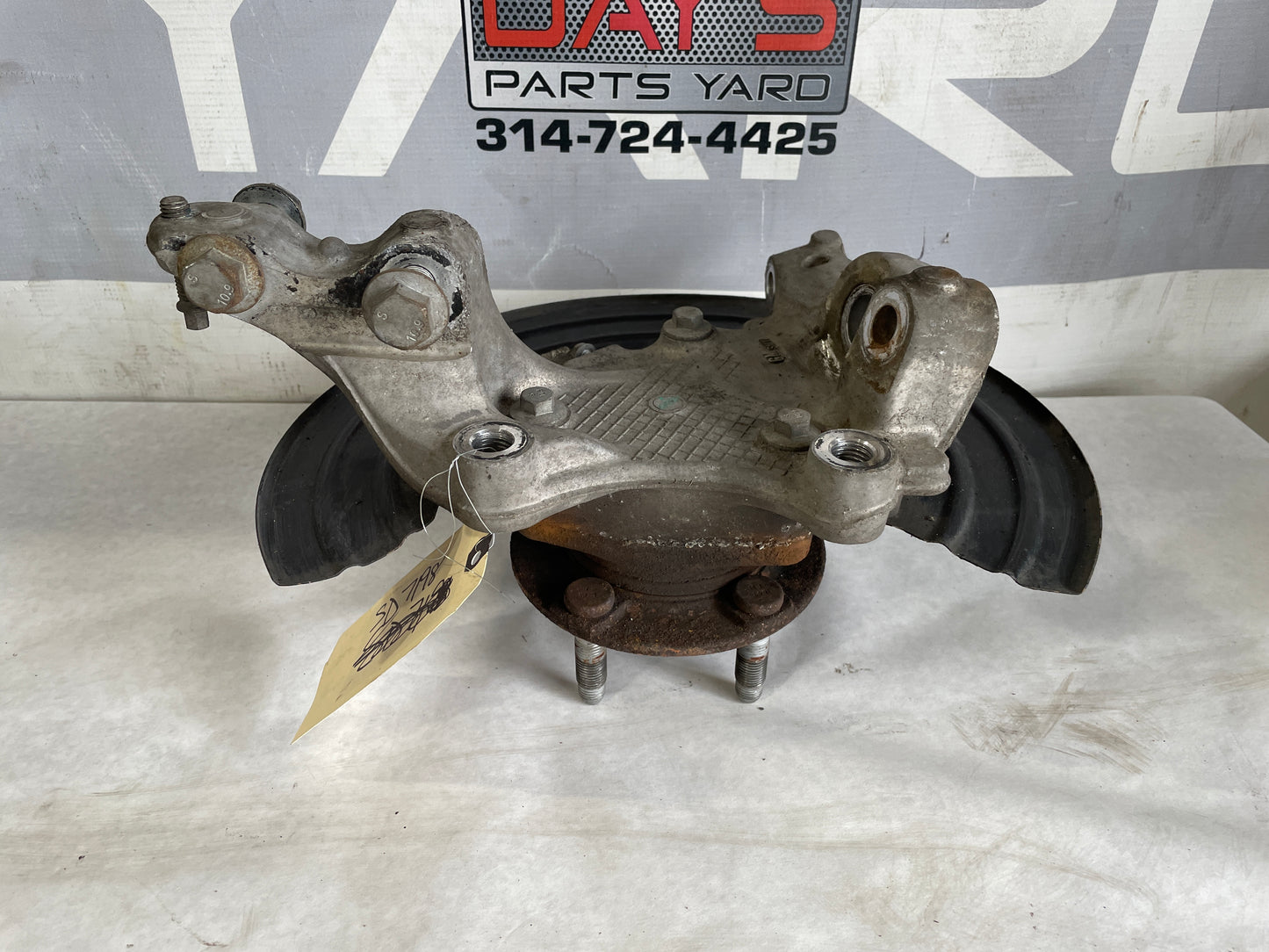 2014 Chevy SS Sedan Front LH Driver Hub Spindle Knuckle Assembly OEM - Day's Parts Yard