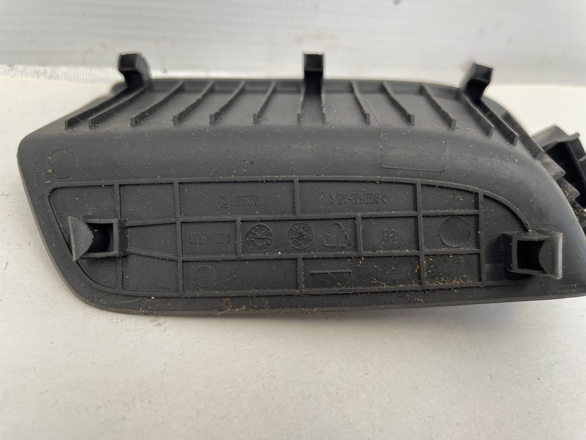 2015 Chevy SS Sedan Front RH Passenger Door Panel Pull Rubber Insert OEM - Day's Parts Yard