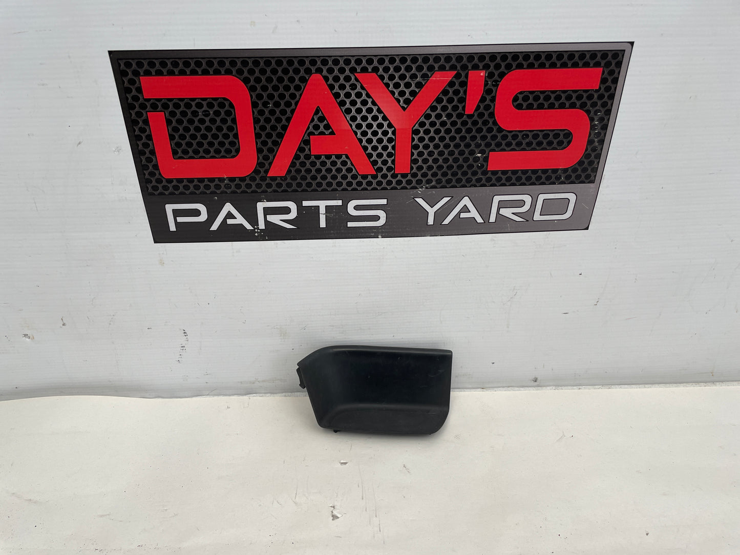 2015 Chevy SS Sedan Front RH Passenger Door Panel Pull Rubber Insert OEM - Day's Parts Yard