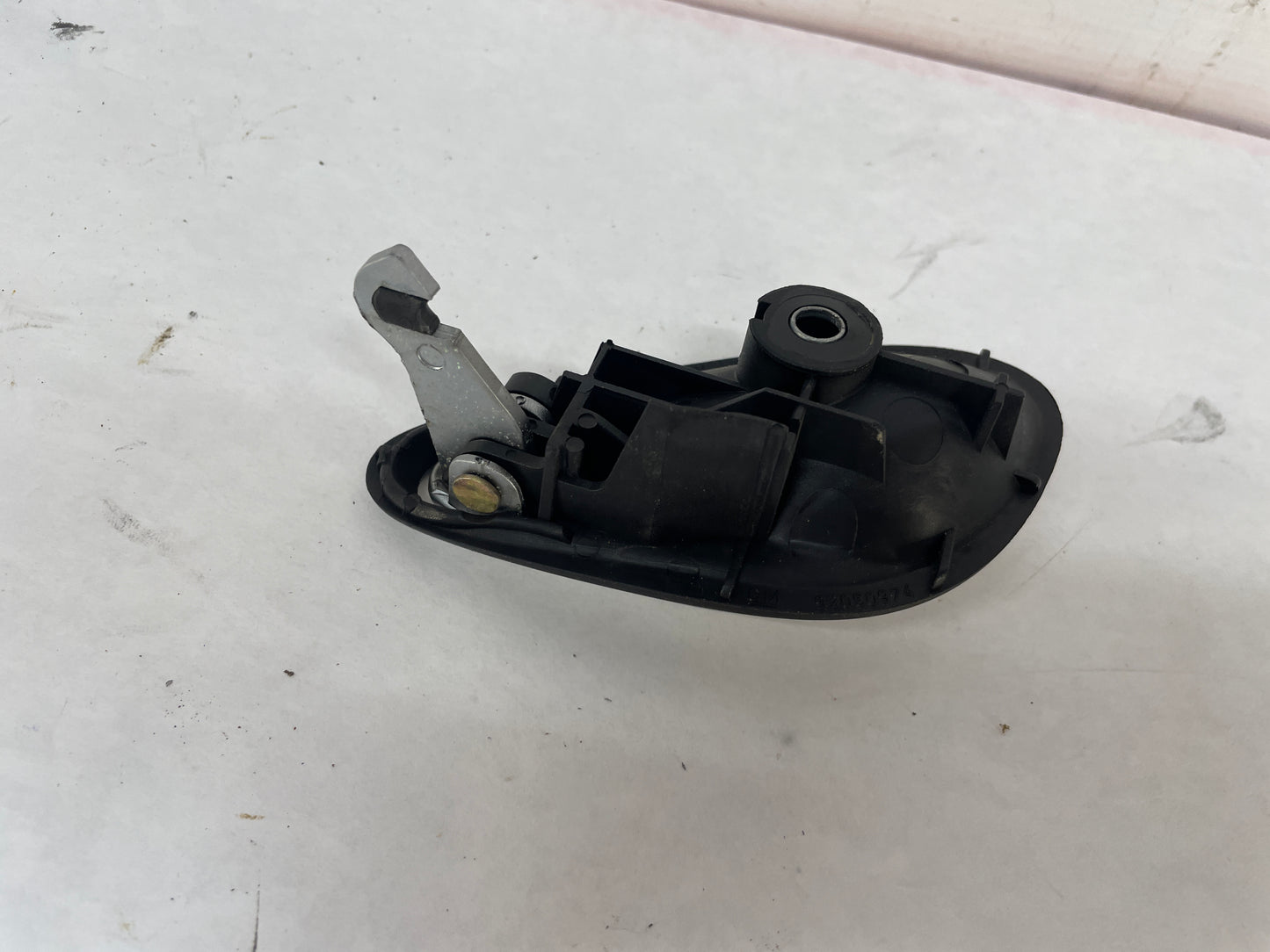 2005 Pontiac GTO RH Passenger Interior Door Handle OEM - Day's Parts Yard