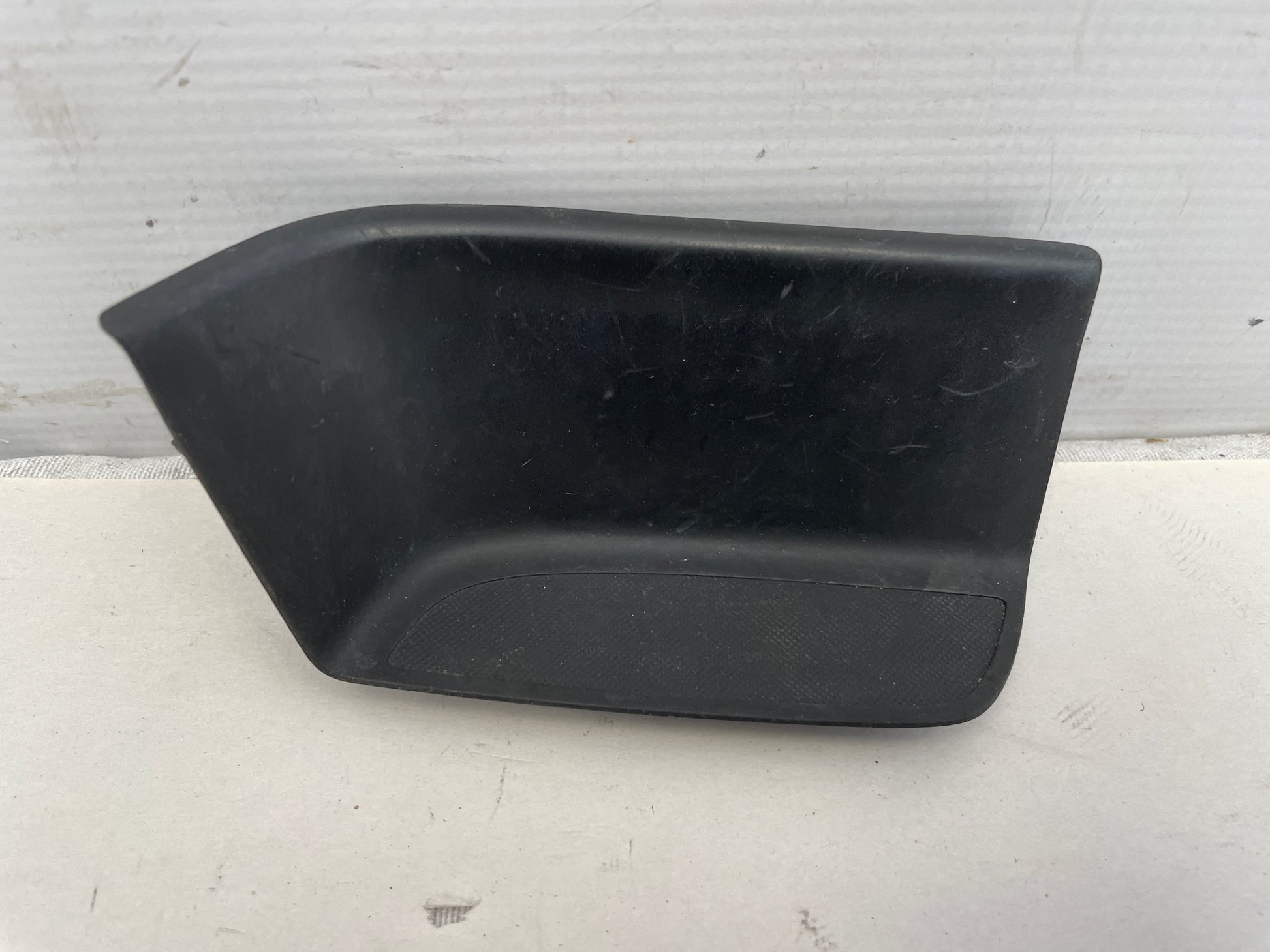 2015 Chevy SS Sedan Front RH Passenger Door Panel Pull Rubber Insert OEM - Day's Parts Yard