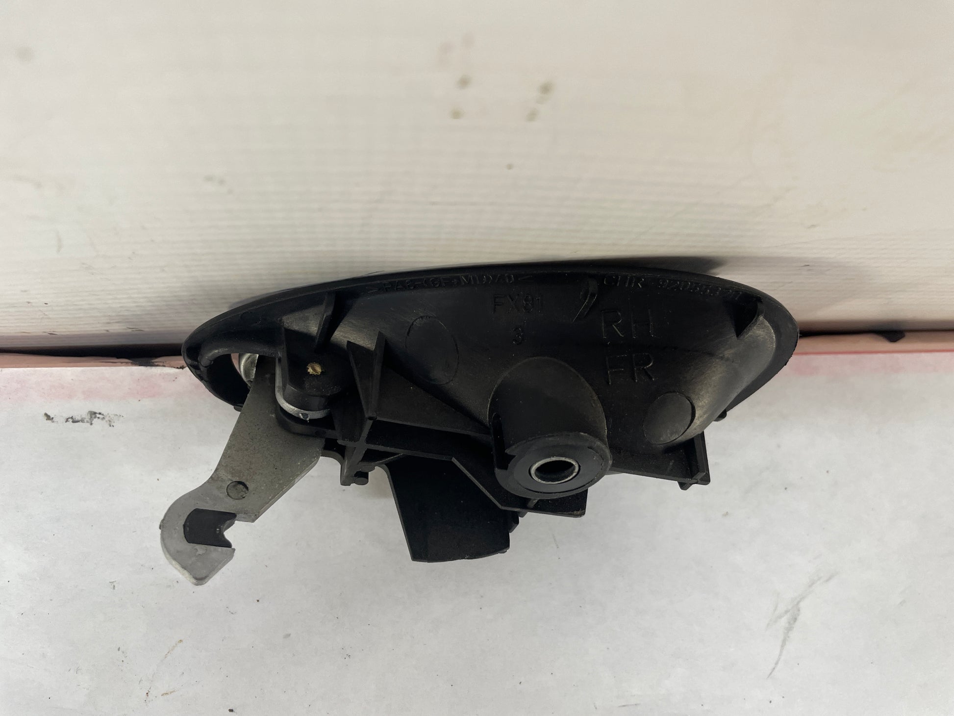 2005 Pontiac GTO RH Passenger Interior Door Handle OEM - Day's Parts Yard