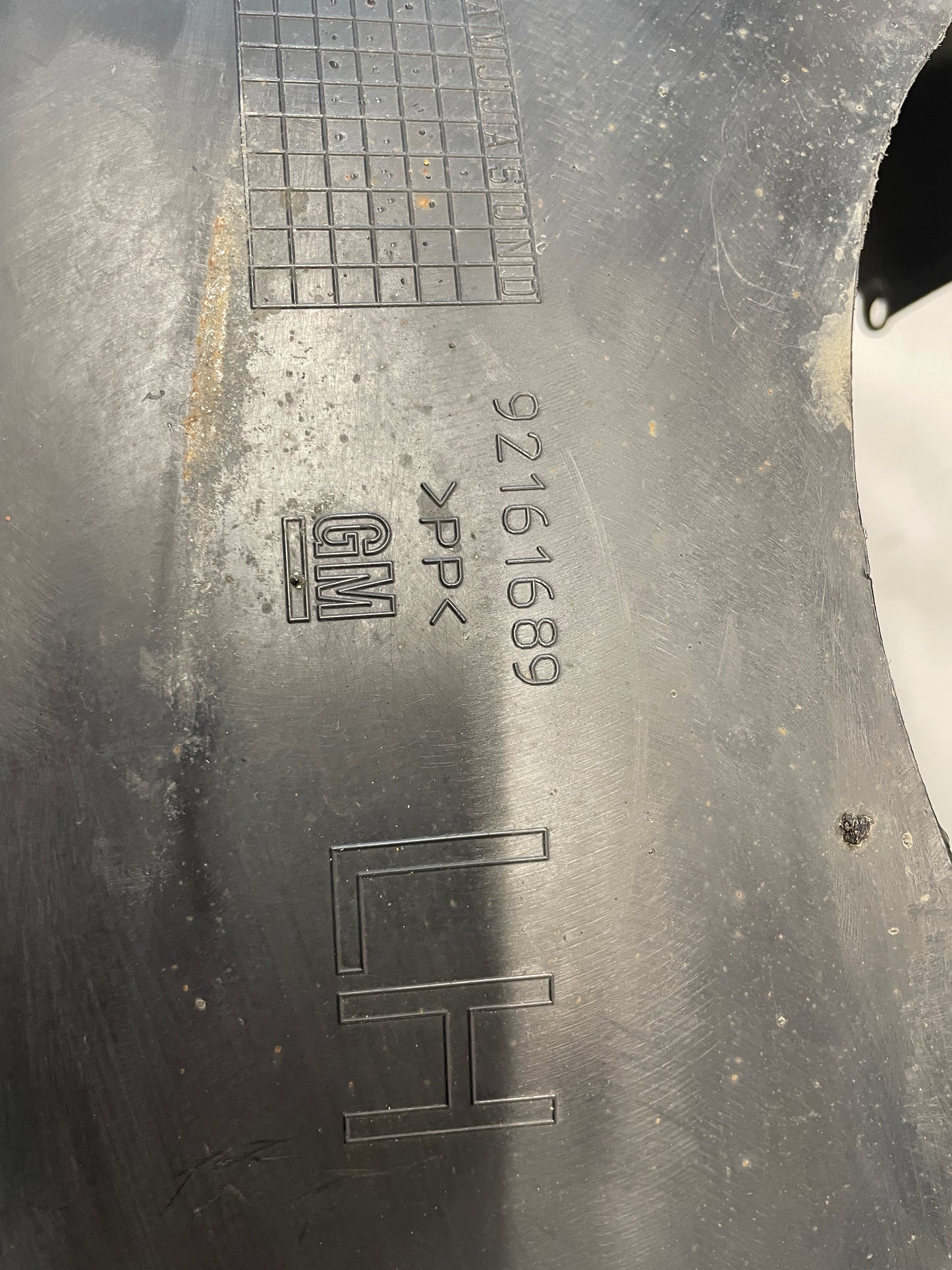 2009 Pontiac G8 Base LH Driver Front Fender Wheel Well Liner OEM - Day's Parts Yard