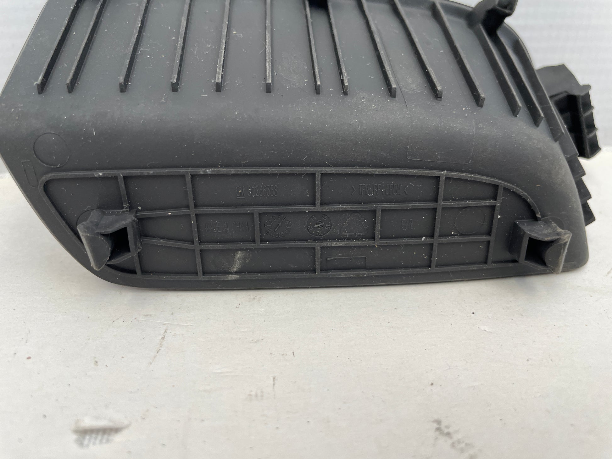 2015 Chevy SS Sedan Front RH Passenger Door Panel Pull Rubber Insert OEM - Day's Parts Yard