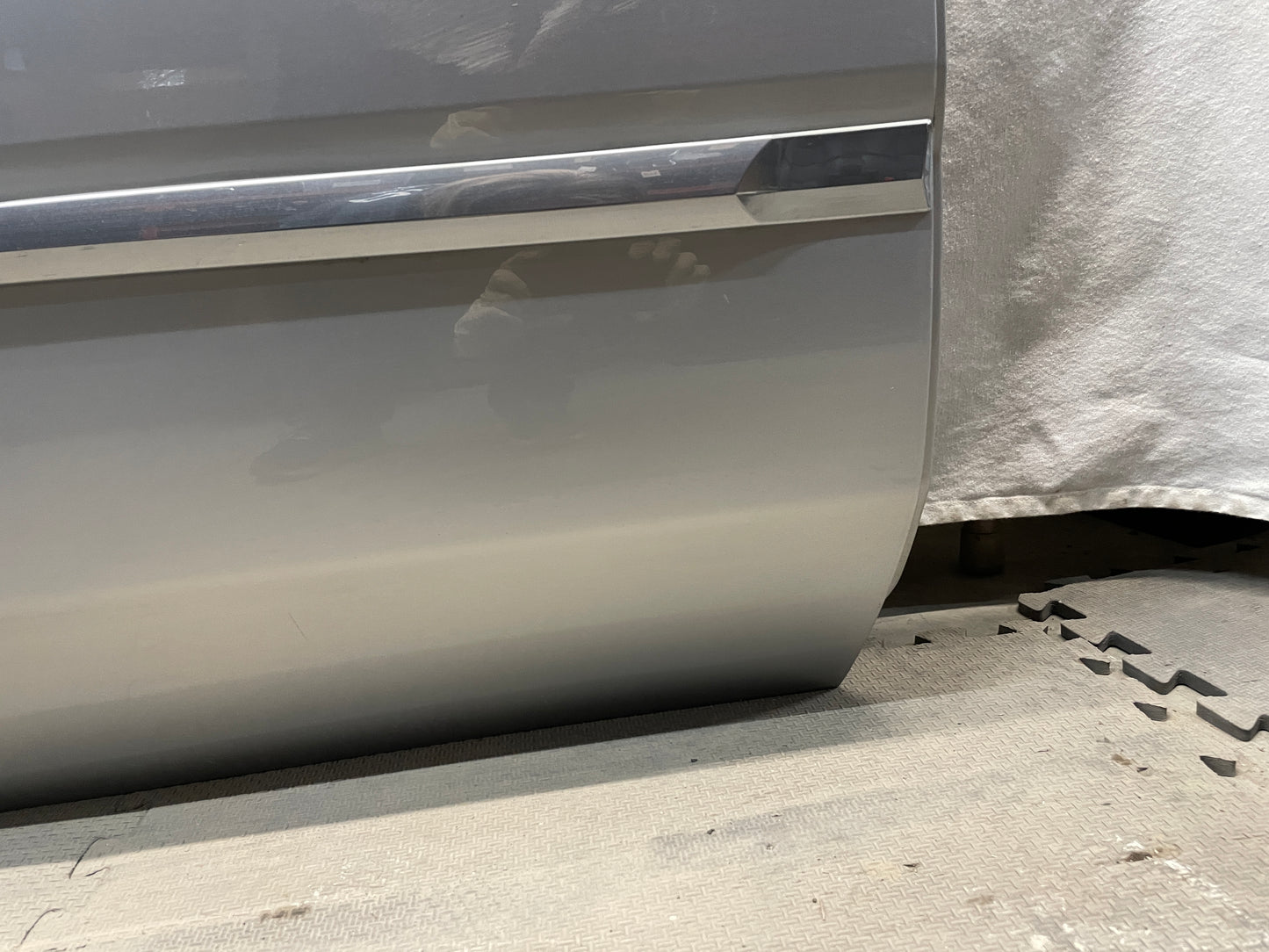 2018 Cadillac Escalade RH Passenger Rear Exterior Door Silver OEM
