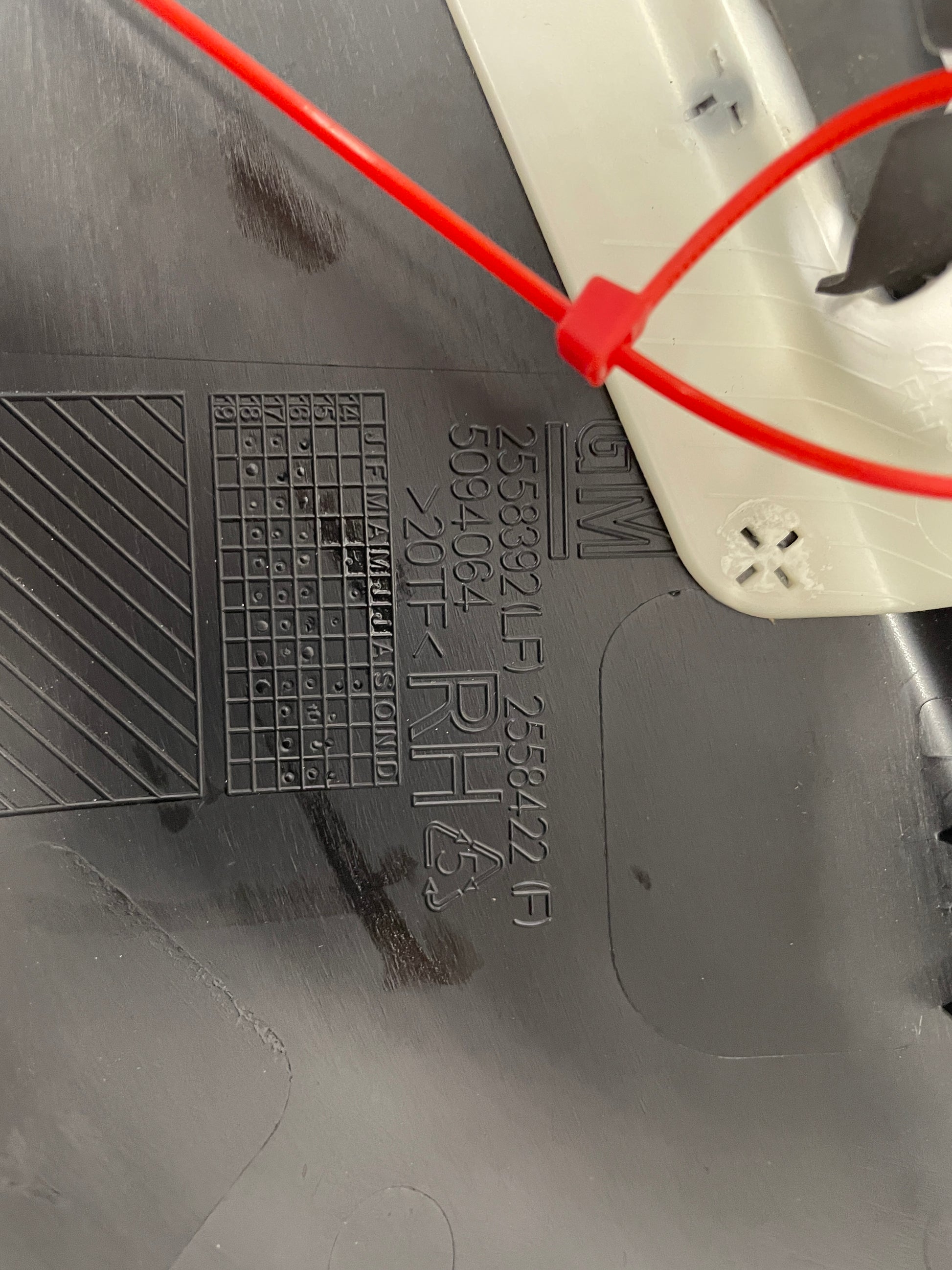 2019 Chevy Camaro SS RH Passenger Front Seat Adjustment Control Switch Outer Cover OEM - Day's Parts Yard