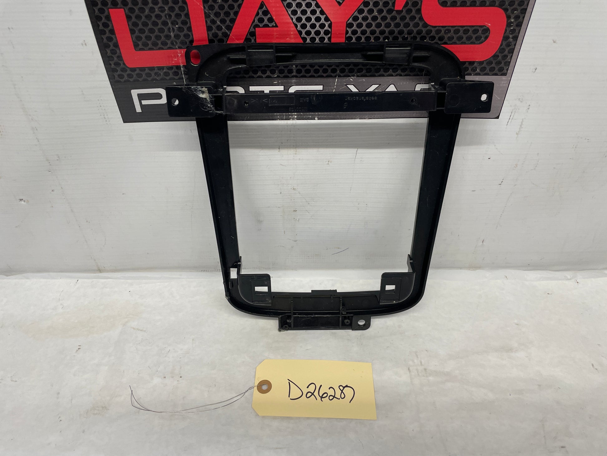 2009 Pontiac G8 Base Over Head Console Dome Light Frame Bracket Brace Bezel OEM - Day's Parts Yard