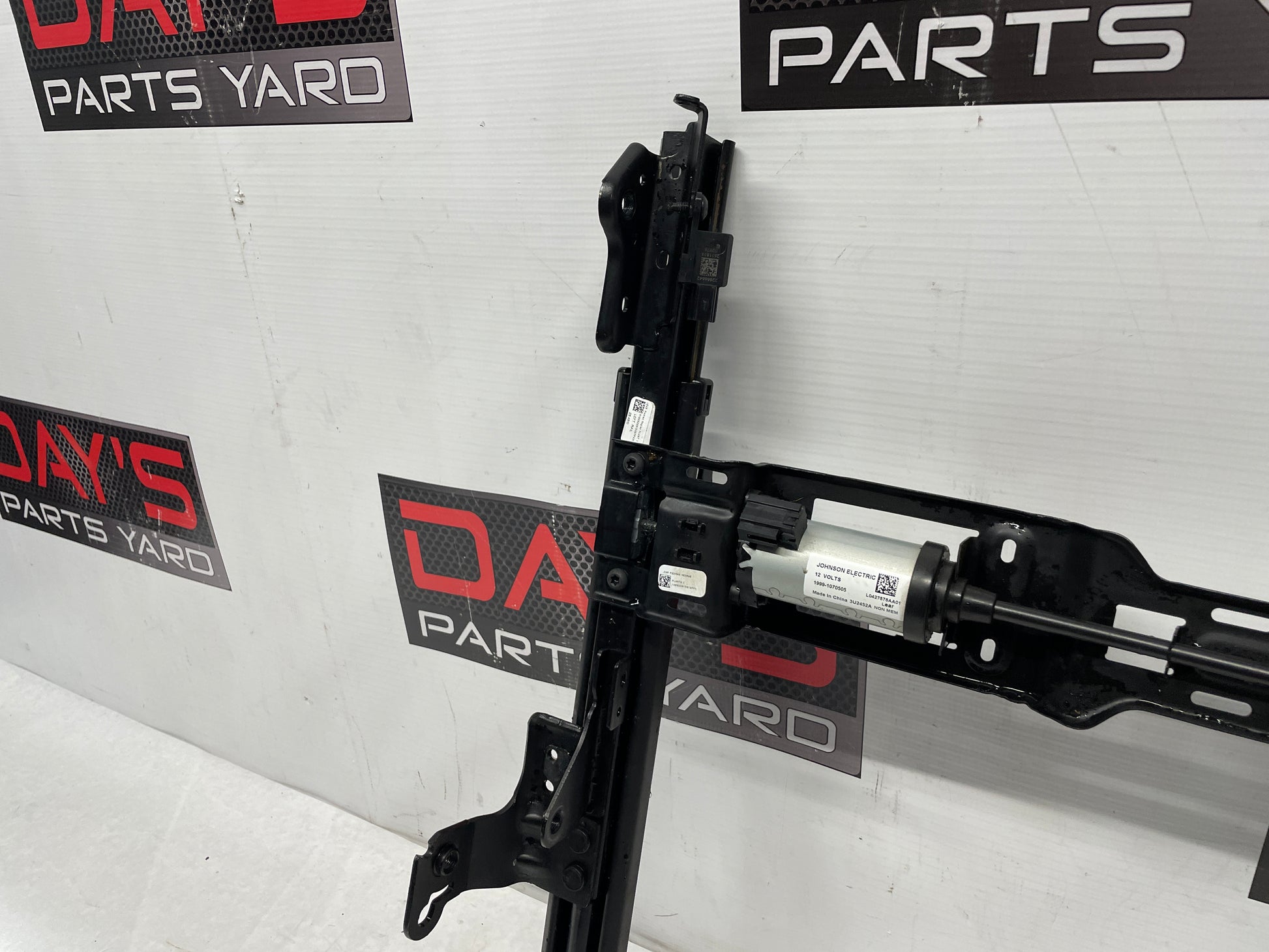 2019 Chevy Camaro SS RH Passenger Front Seat Frame Rail OEM - Day's Parts Yard