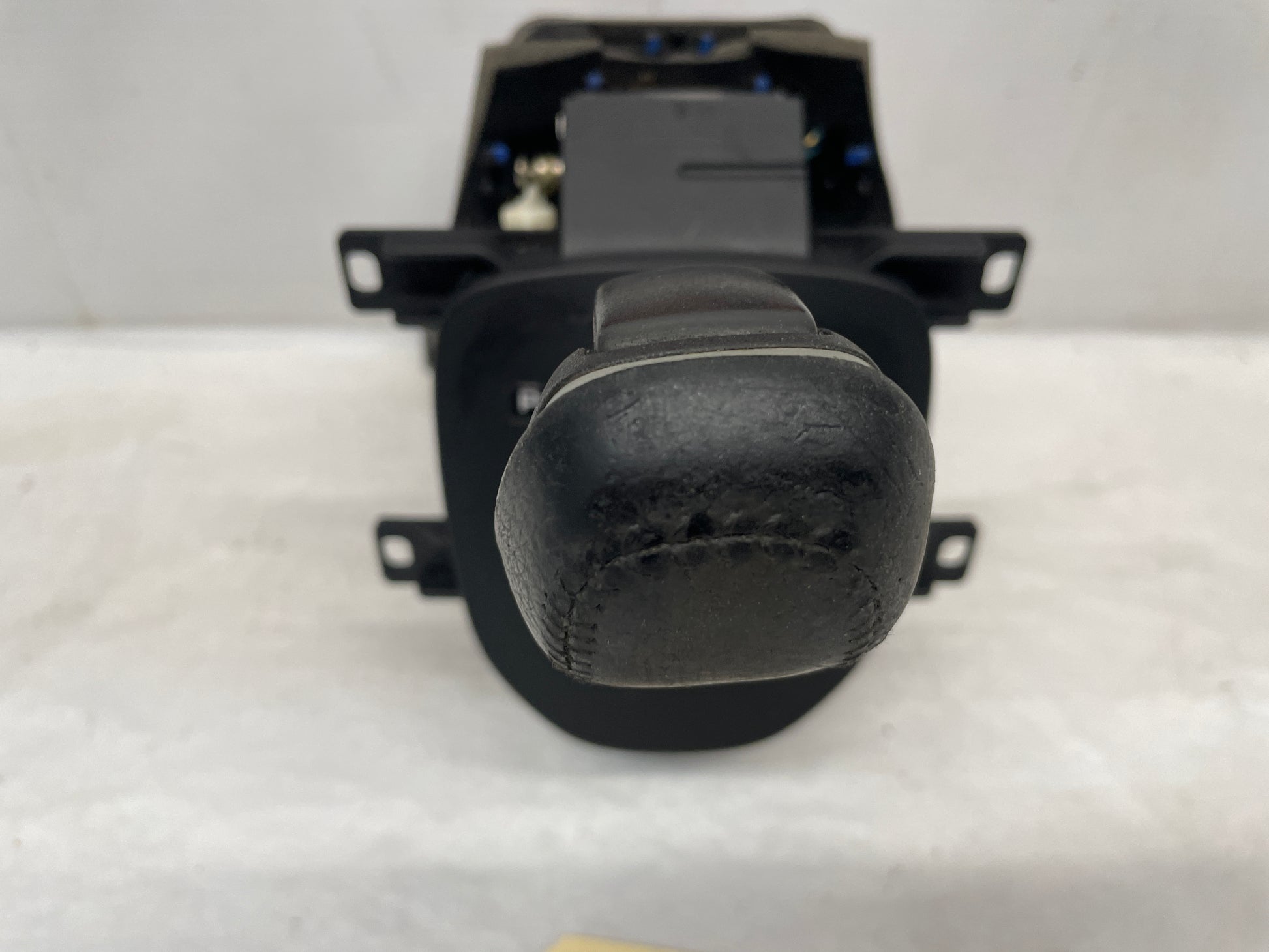 2009 Pontiac G8 Base Automatic Shifter Gear Selector Assembly OEM - Day's Parts Yard