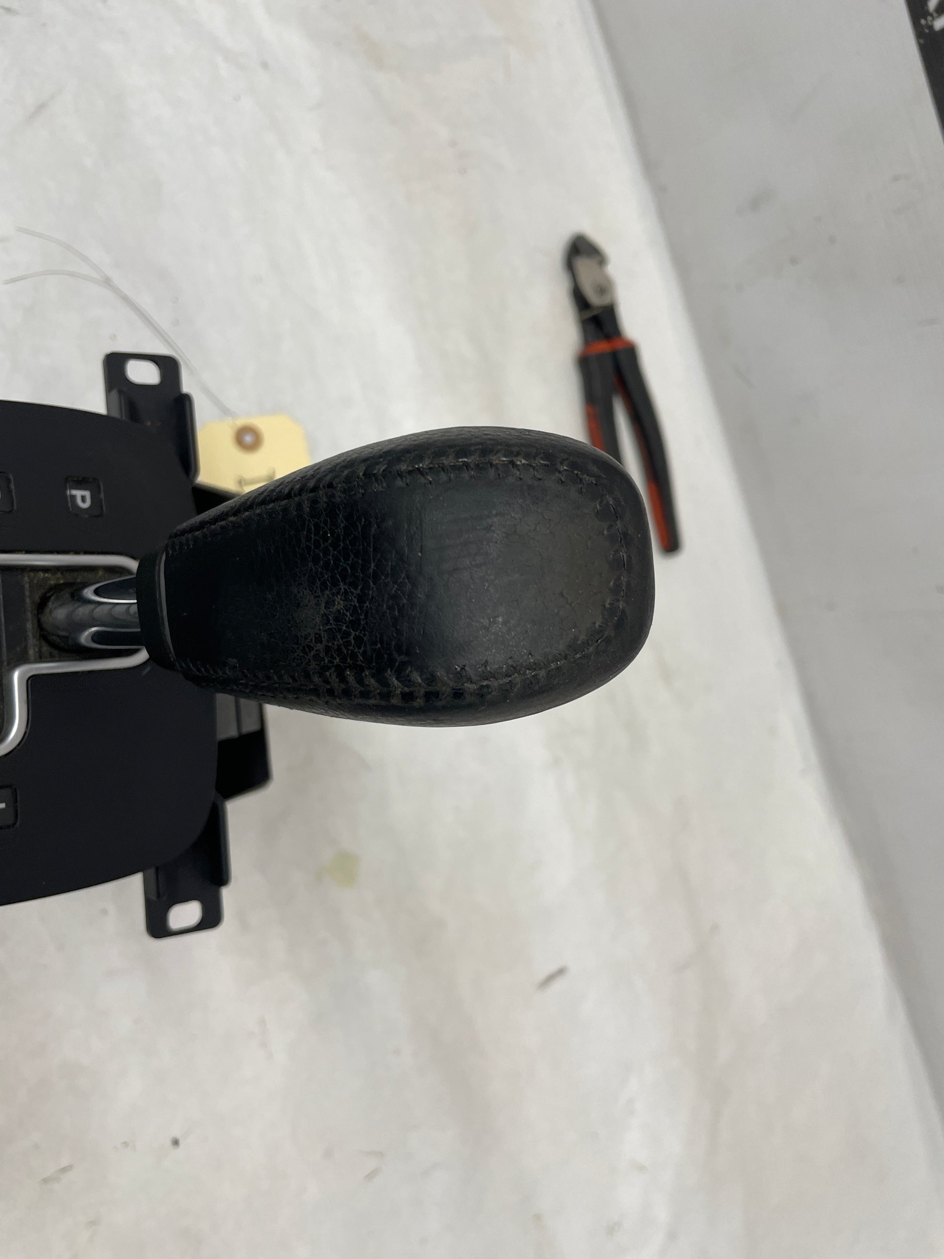 2009 Pontiac G8 Base Automatic Shifter Gear Selector Assembly OEM - Day's Parts Yard