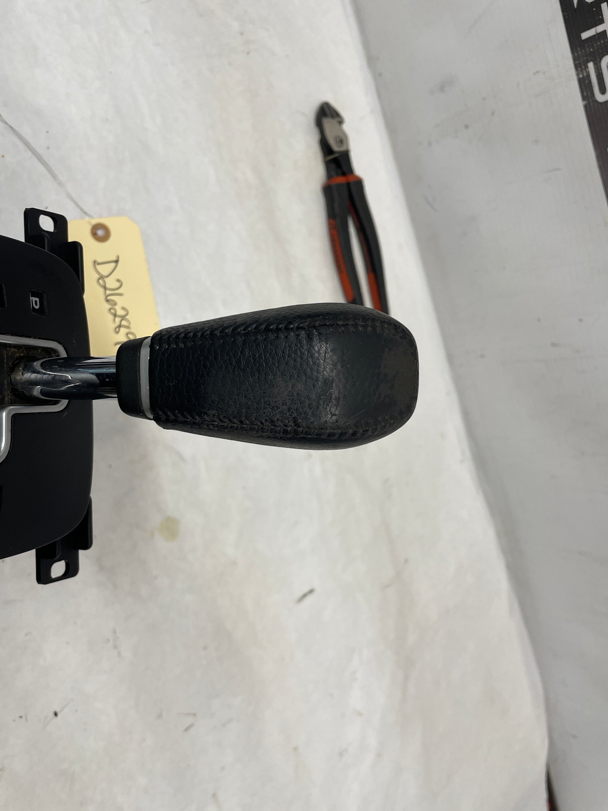 2009 Pontiac G8 Base Automatic Shifter Gear Selector Assembly OEM - Day's Parts Yard