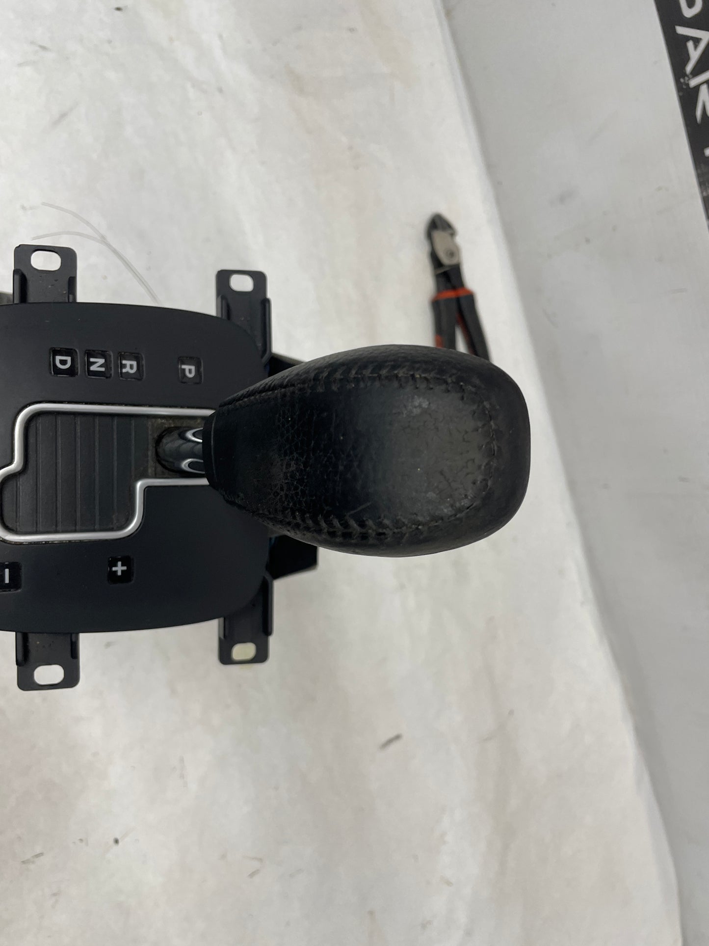 2009 Pontiac G8 Base Automatic Shifter Gear Selector Assembly OEM - Day's Parts Yard