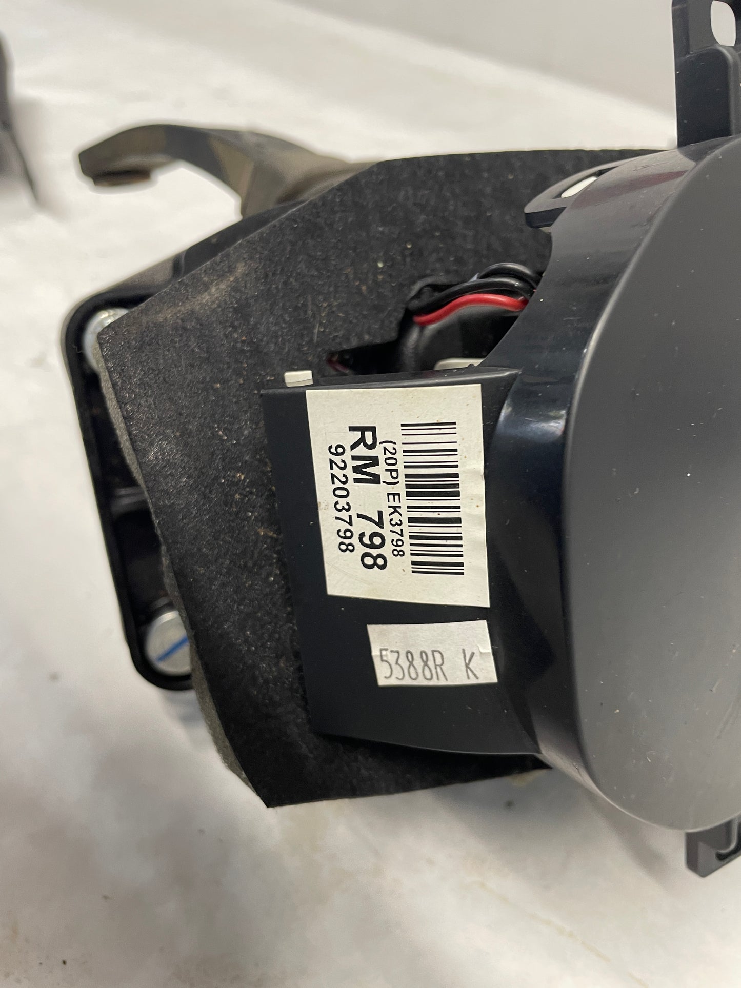 2009 Pontiac G8 Base Automatic Shifter Gear Selector Assembly OEM - Day's Parts Yard