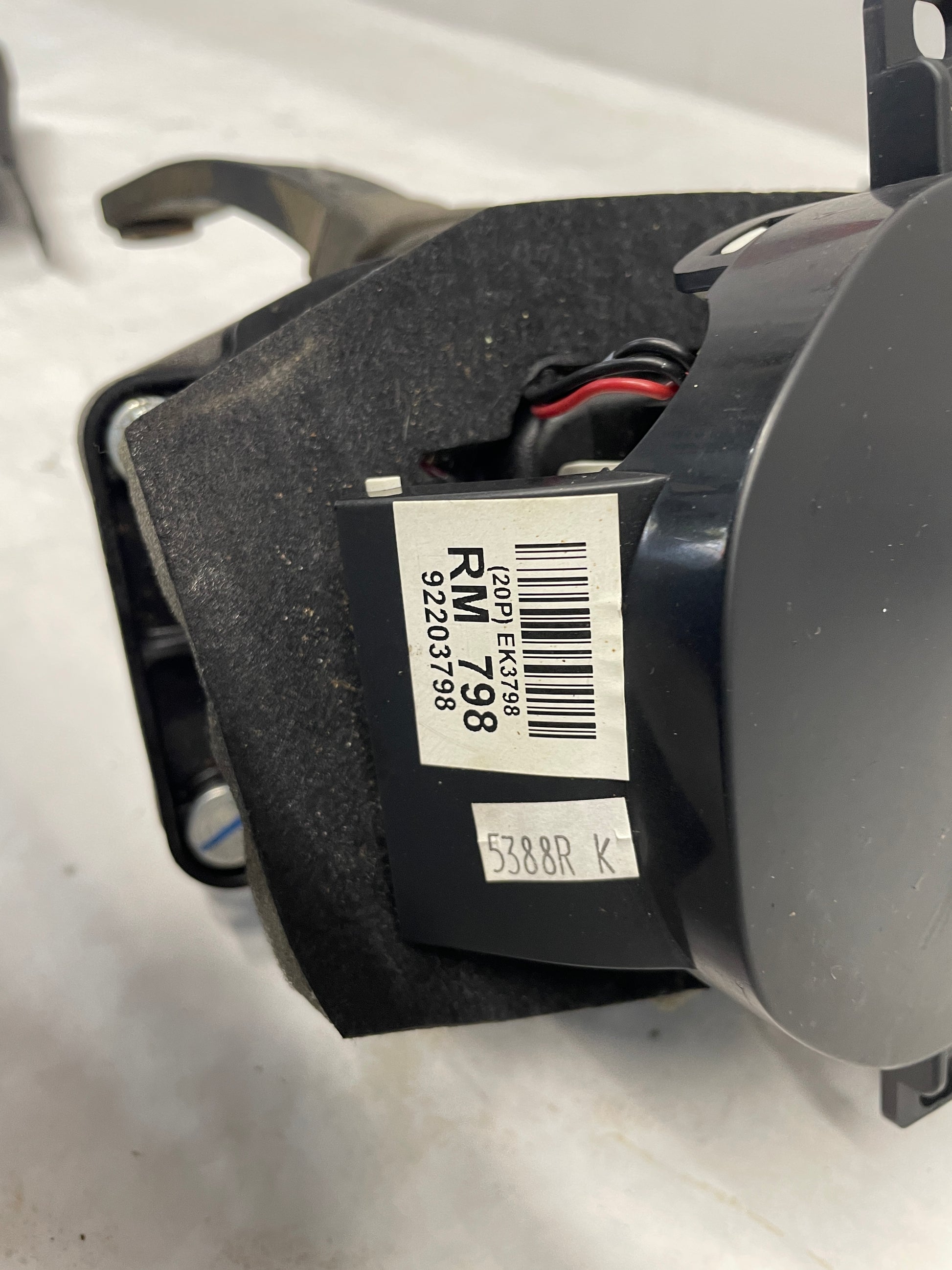 2009 Pontiac G8 Base Automatic Shifter Gear Selector Assembly OEM - Day's Parts Yard