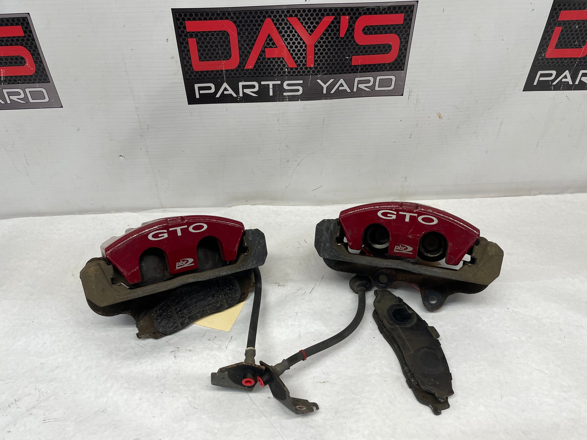 2006 Pontiac GTO Front PBR Brake Calipers OEM - Day's Parts Yard