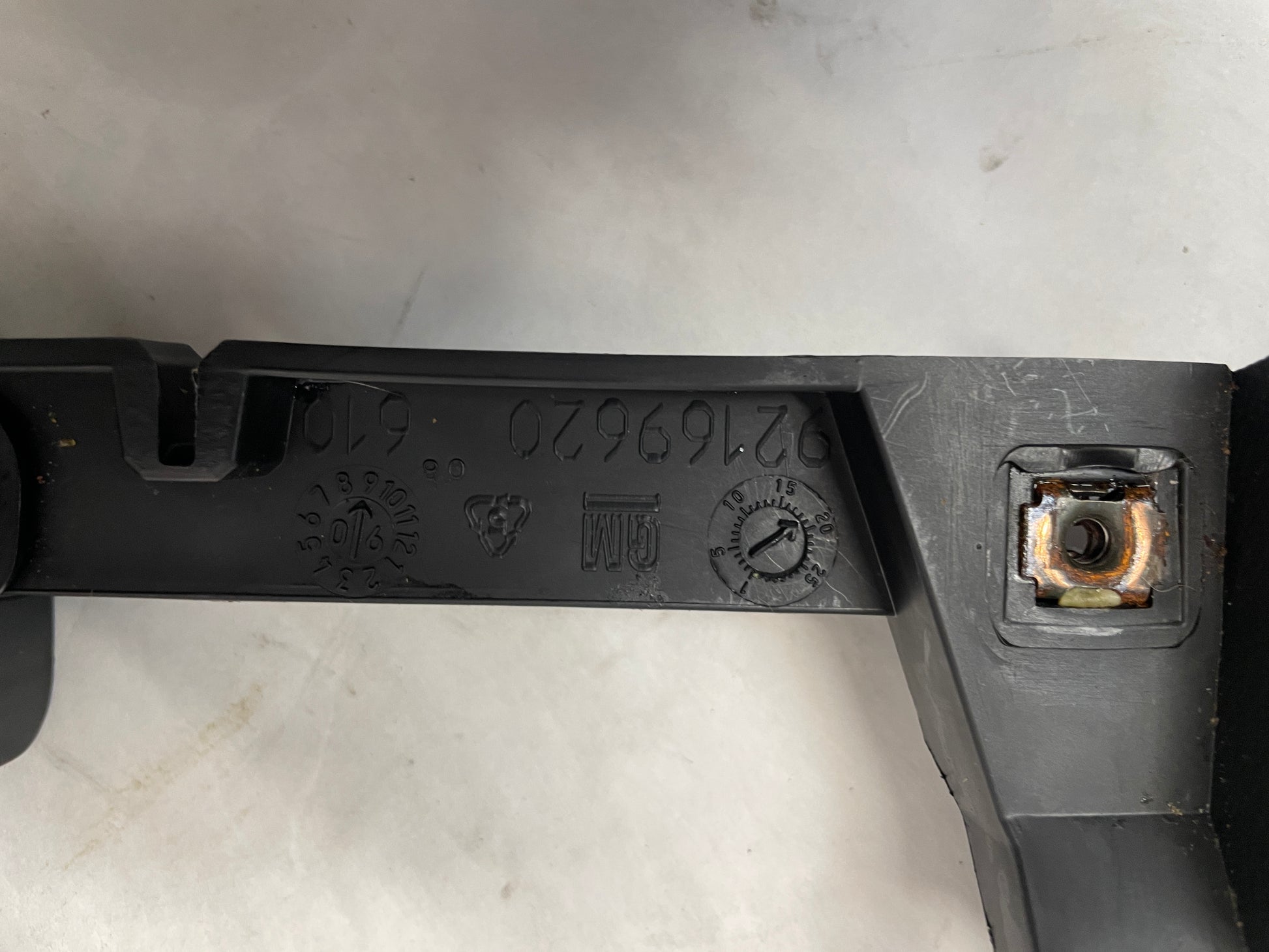 2009 Pontiac G8 Base Center Console Shifter Trim Bezel Molding OEM - Day's Parts Yard