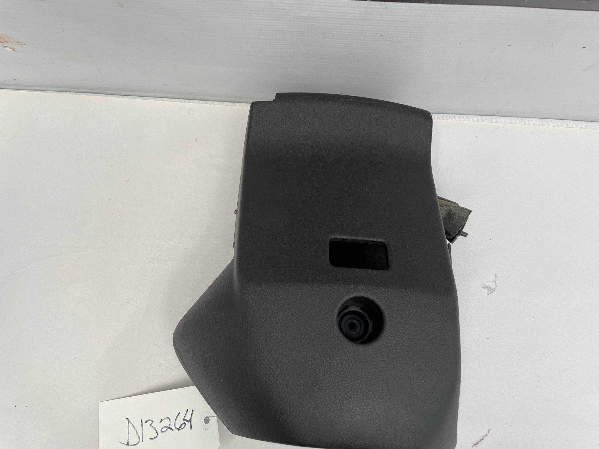 2009 Pontiac G8 GT / SS Sedan Steering Column Cover OEM - Day's Parts Yard