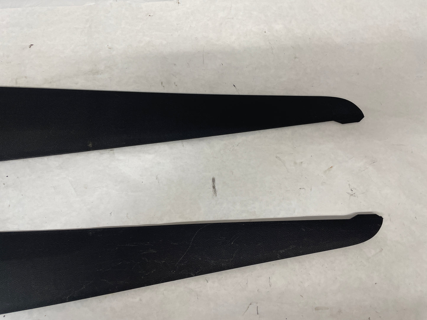 2009 Pontiac G8 Base RH & LH Passenger Center Console Side Trim OEM - Day's Parts Yard