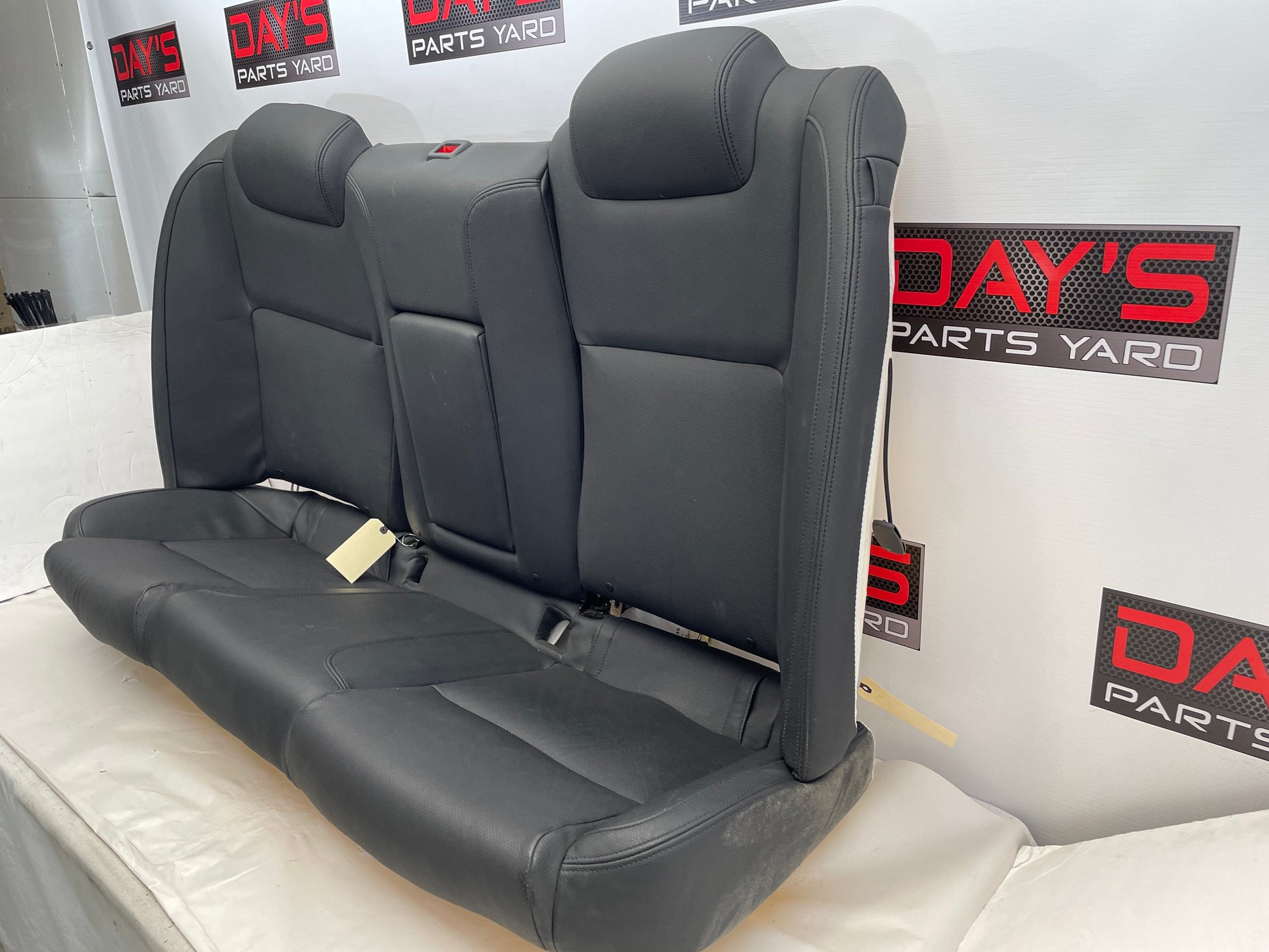 2009 Pontiac G8 GT Rears  Black Leather OEM LOCAL PICK UP - Day's Parts Yard