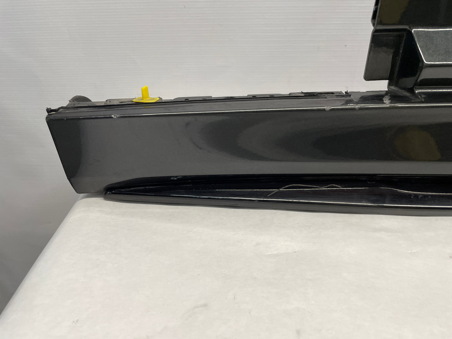 2016 Cadillac ATS-V Coupe LH Driver Side Skirt Rocker Molding Panel Black OEM