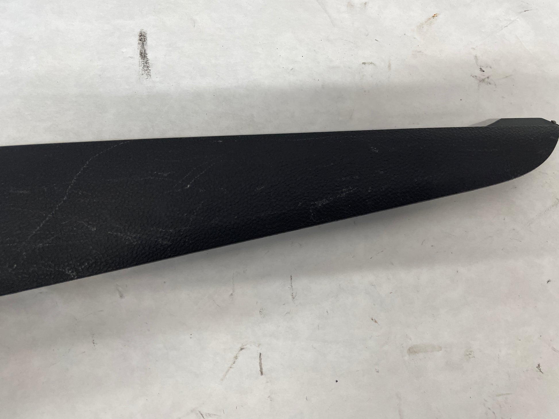 2009 Pontiac G8 Base RH & LH Passenger Center Console Side Trim OEM - Day's Parts Yard