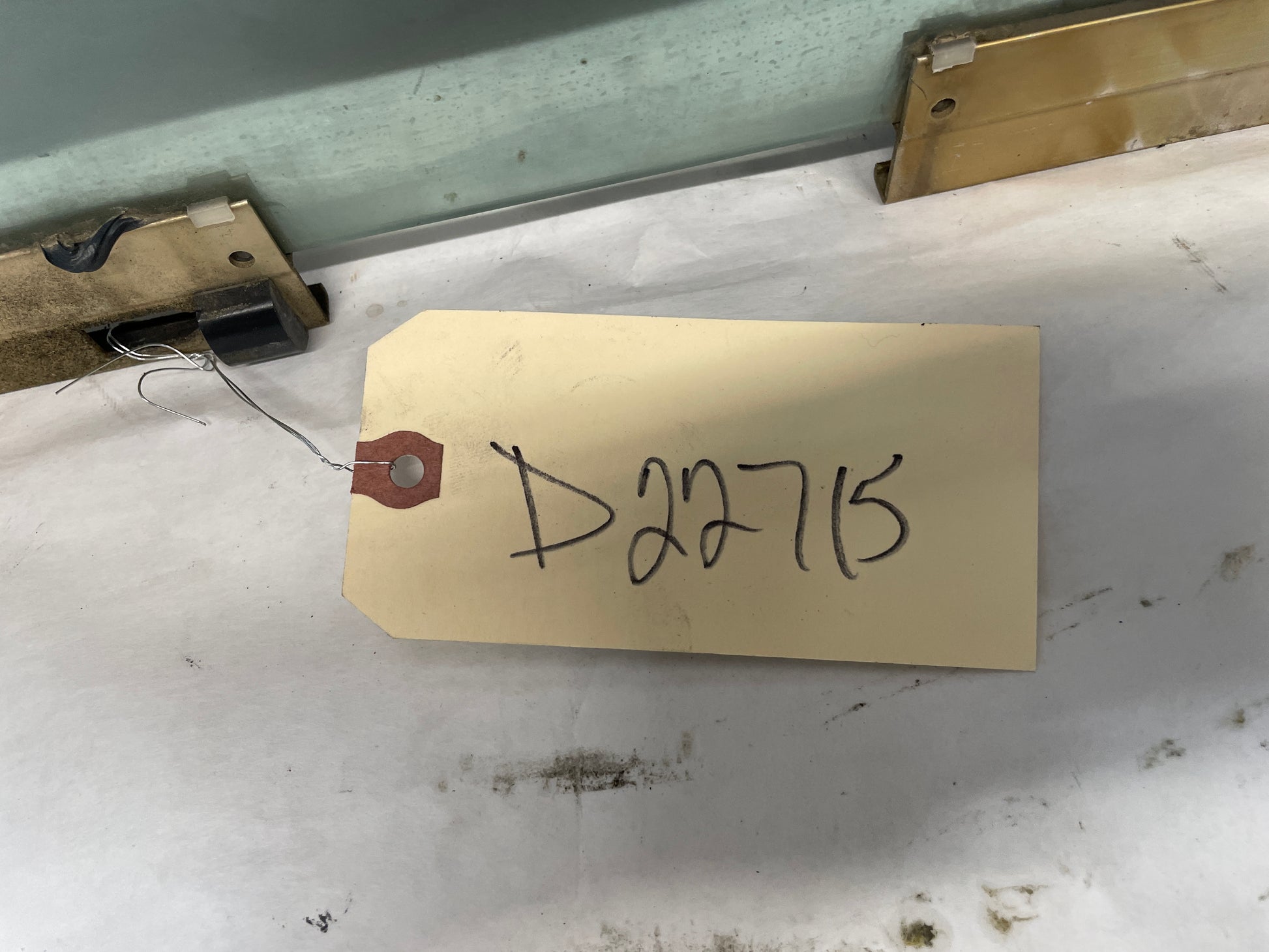 2005 Pontiac GTO LH Driver Front Door Window Glass OEM - Day's Parts Yard