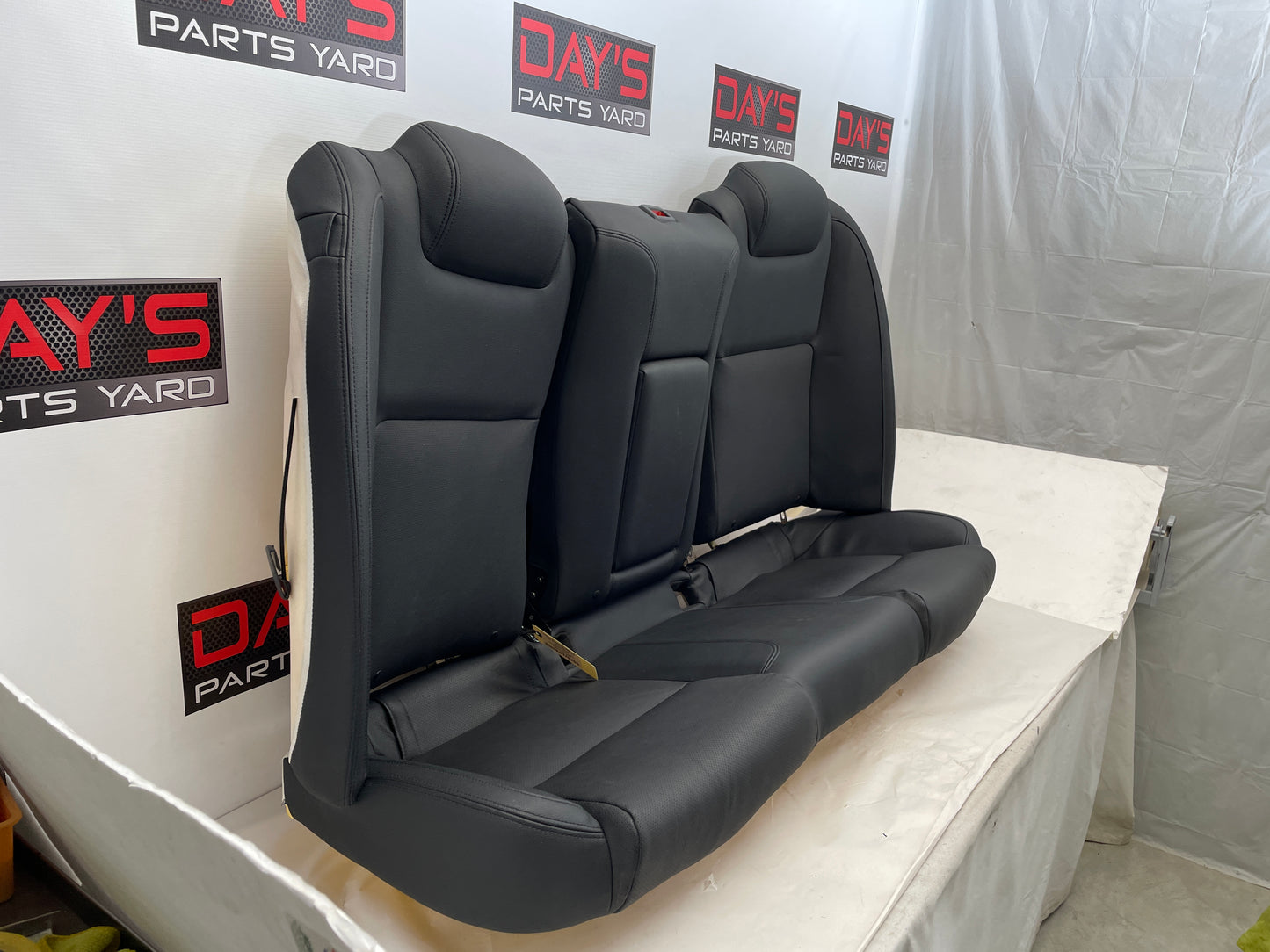 2009 Pontiac G8 GT Rears  Black Leather OEM LOCAL PICK UP - Day's Parts Yard