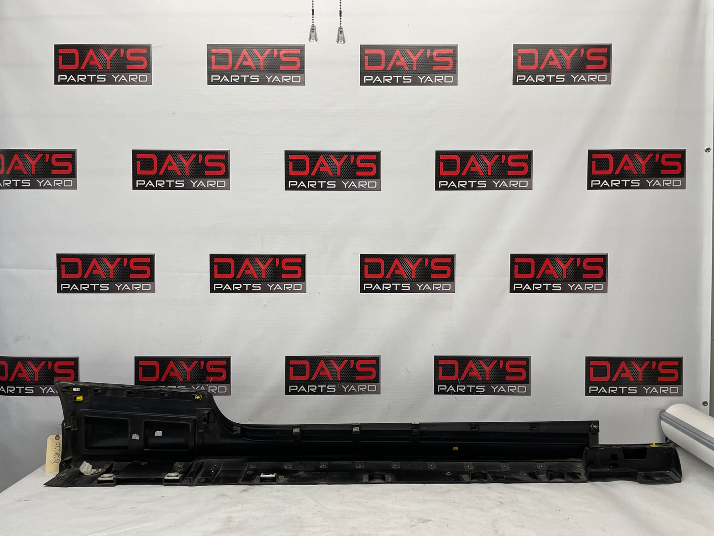 2016 Cadillac ATS-V Coupe LH Driver Side Skirt Rocker Molding Panel Black OEM
