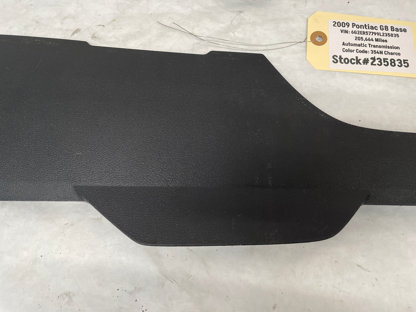 2009 Pontiac G8 Base RH & LH Passenger Center Console Side Trim OEM - Day's Parts Yard