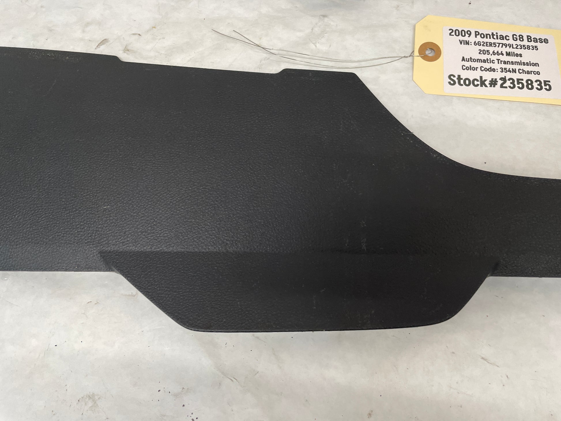2009 Pontiac G8 Base RH & LH Passenger Center Console Side Trim OEM - Day's Parts Yard